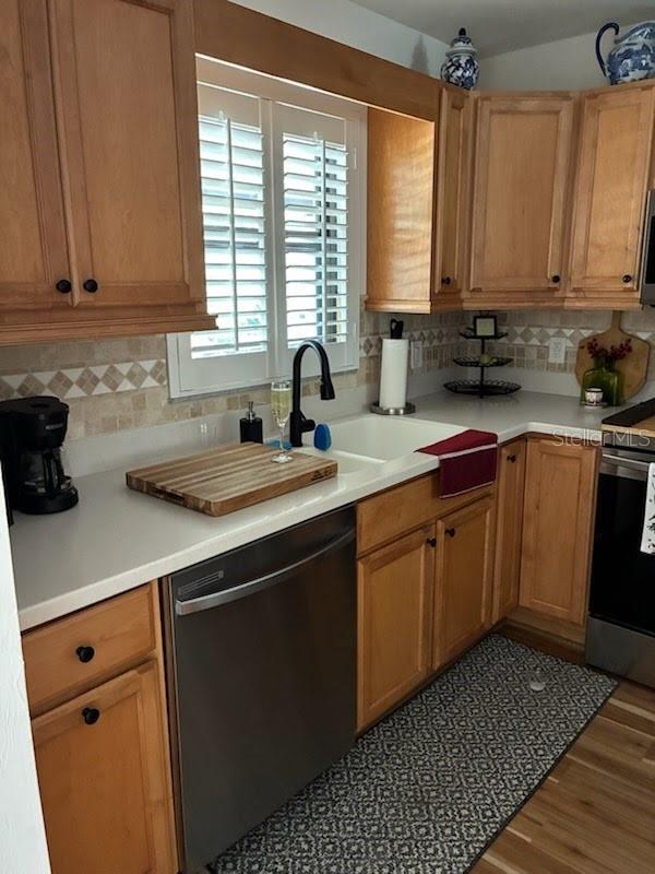 Image 3 of 33 For 4955 Pepper Circle B207