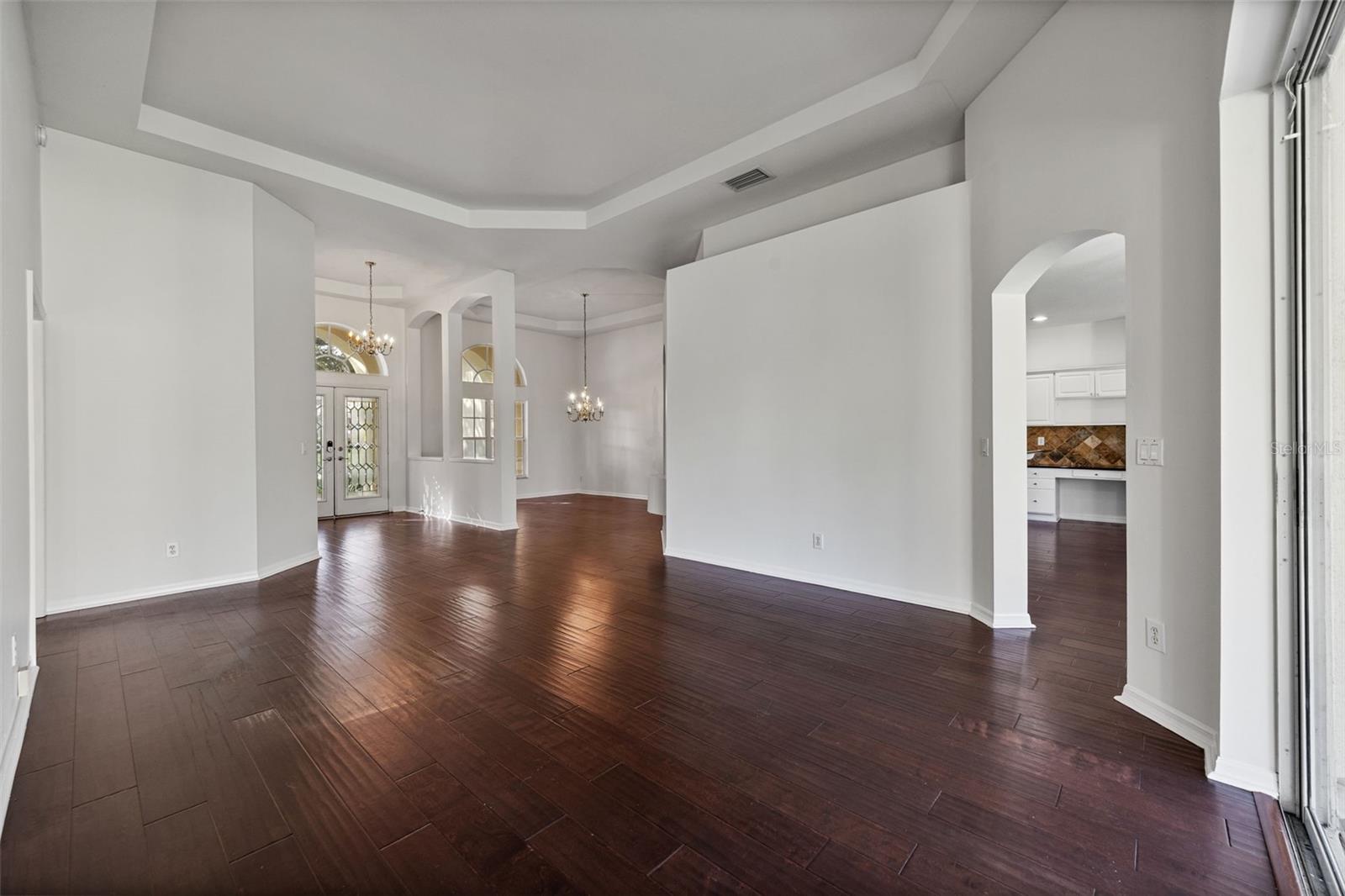 Image 14 of 58 For 1452 Kensington Woods Drive