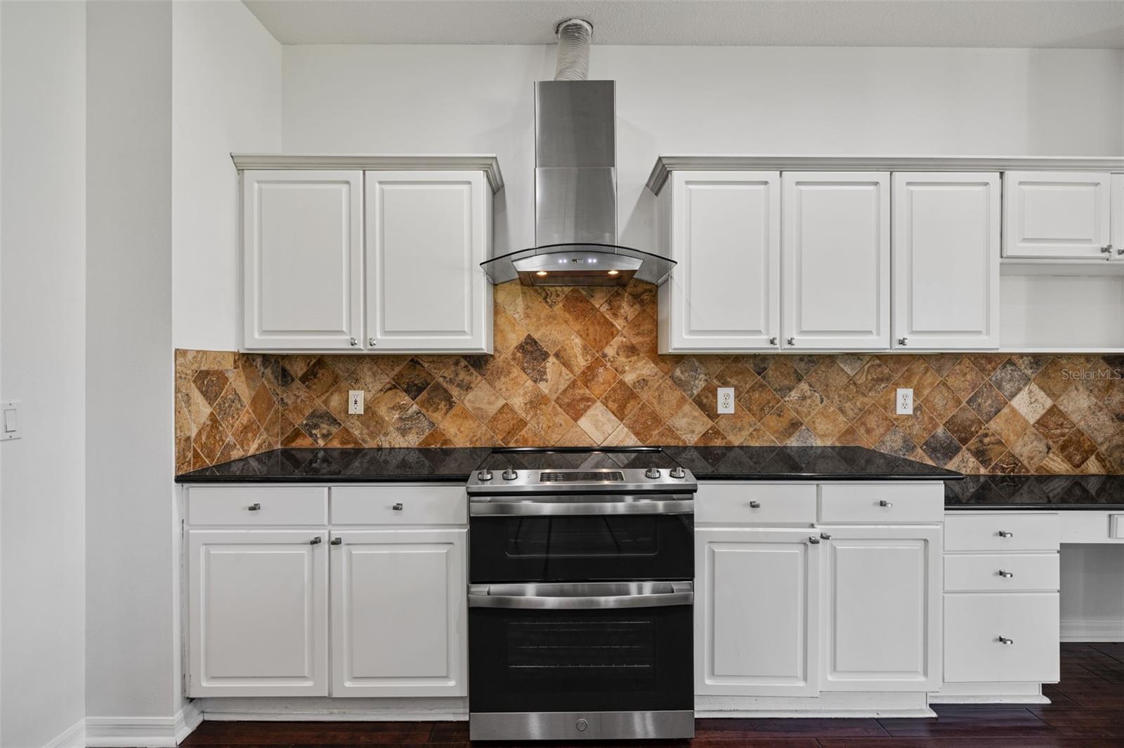 Image 27 of 58 For 1452 Kensington Woods Drive