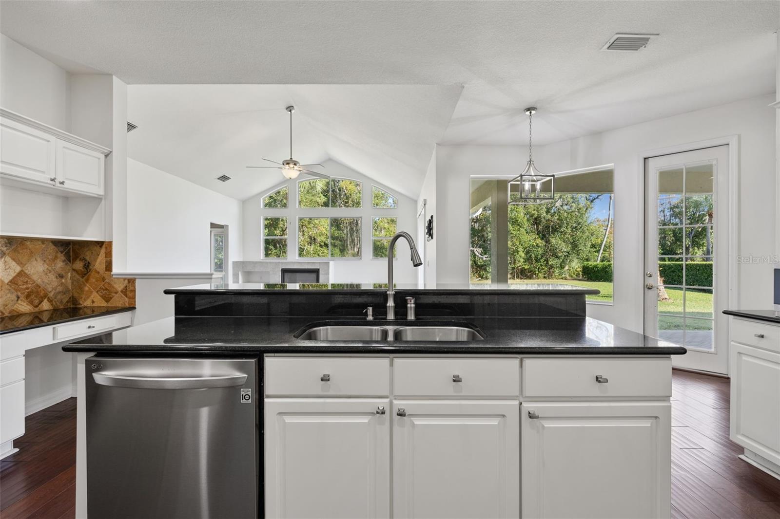 Image 28 of 58 For 1452 Kensington Woods Drive