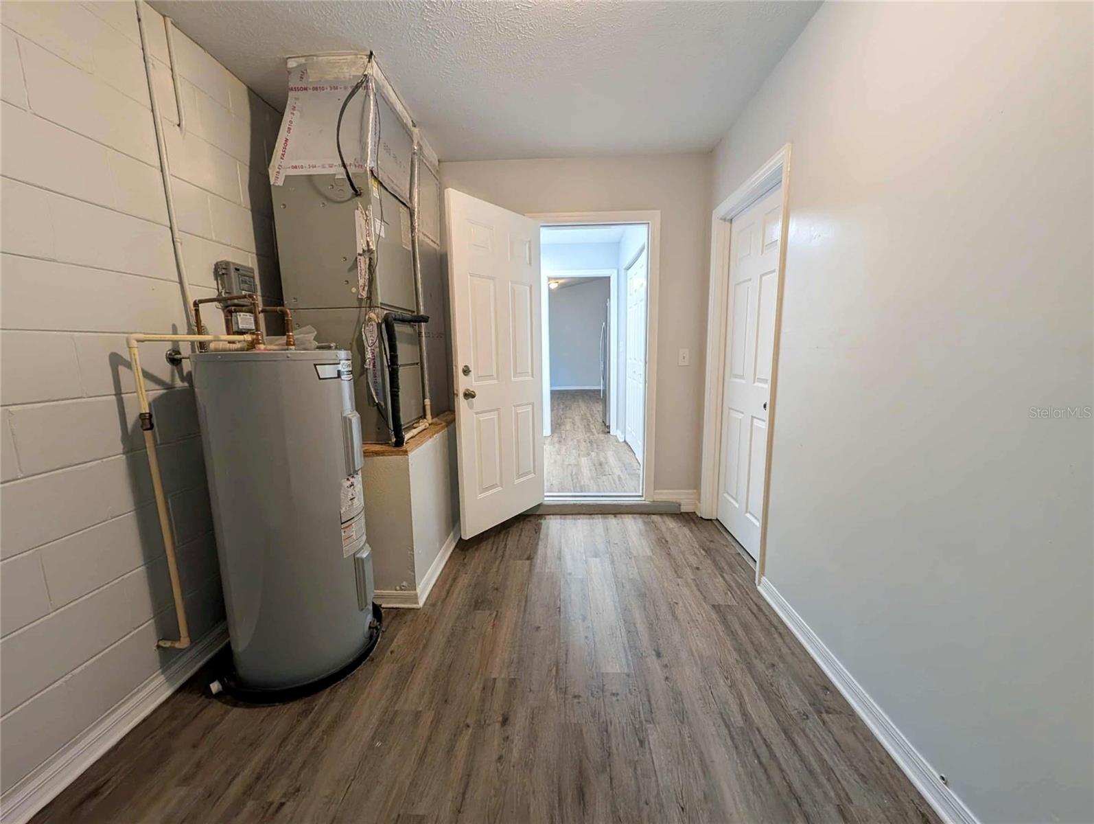 Image 20 of 30 For 1511 Shorewood Drive