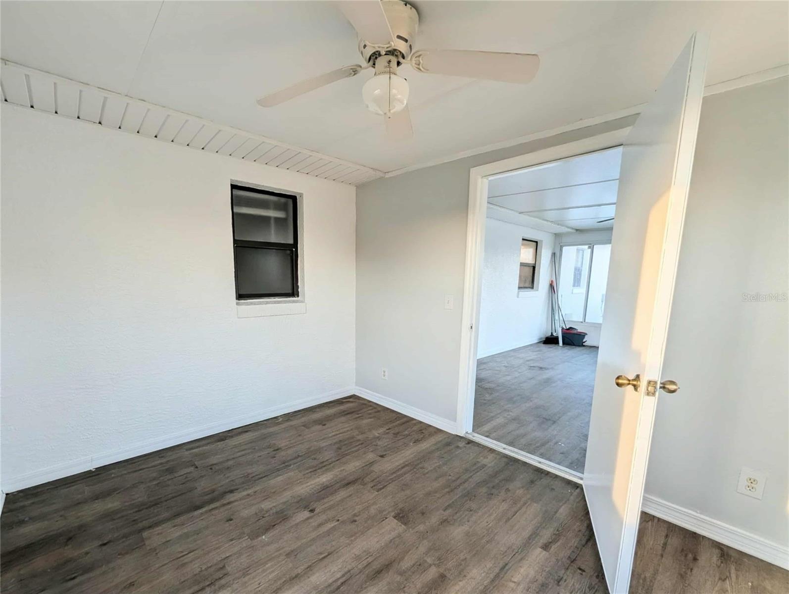 Image 27 of 30 For 1511 Shorewood Drive