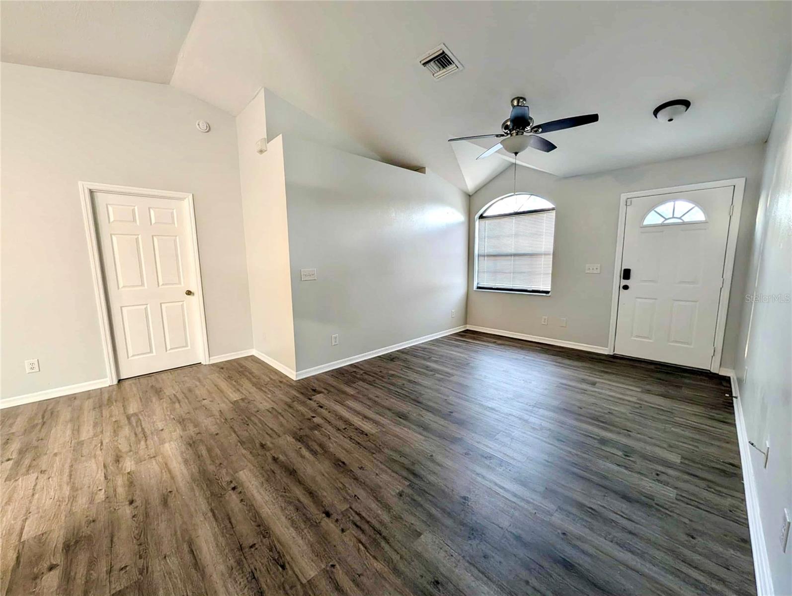 Image 6 of 30 For 1511 Shorewood Drive