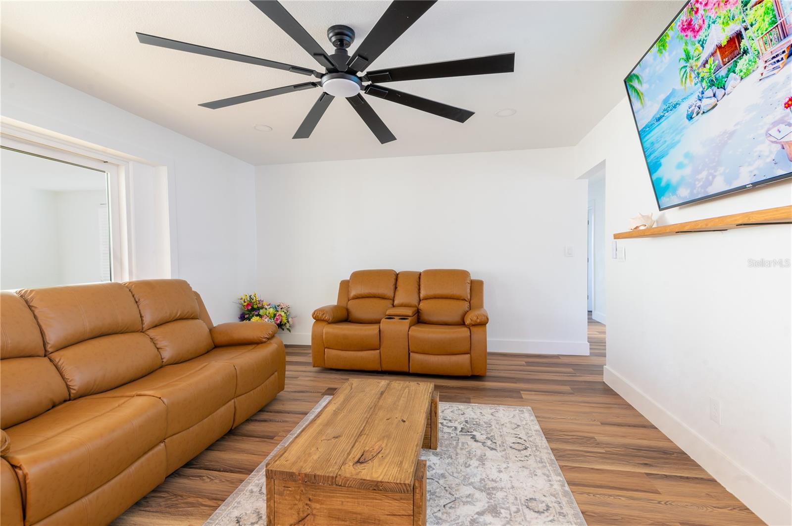 Image 18 of 32 For 1897 Dolphin Boulevard S