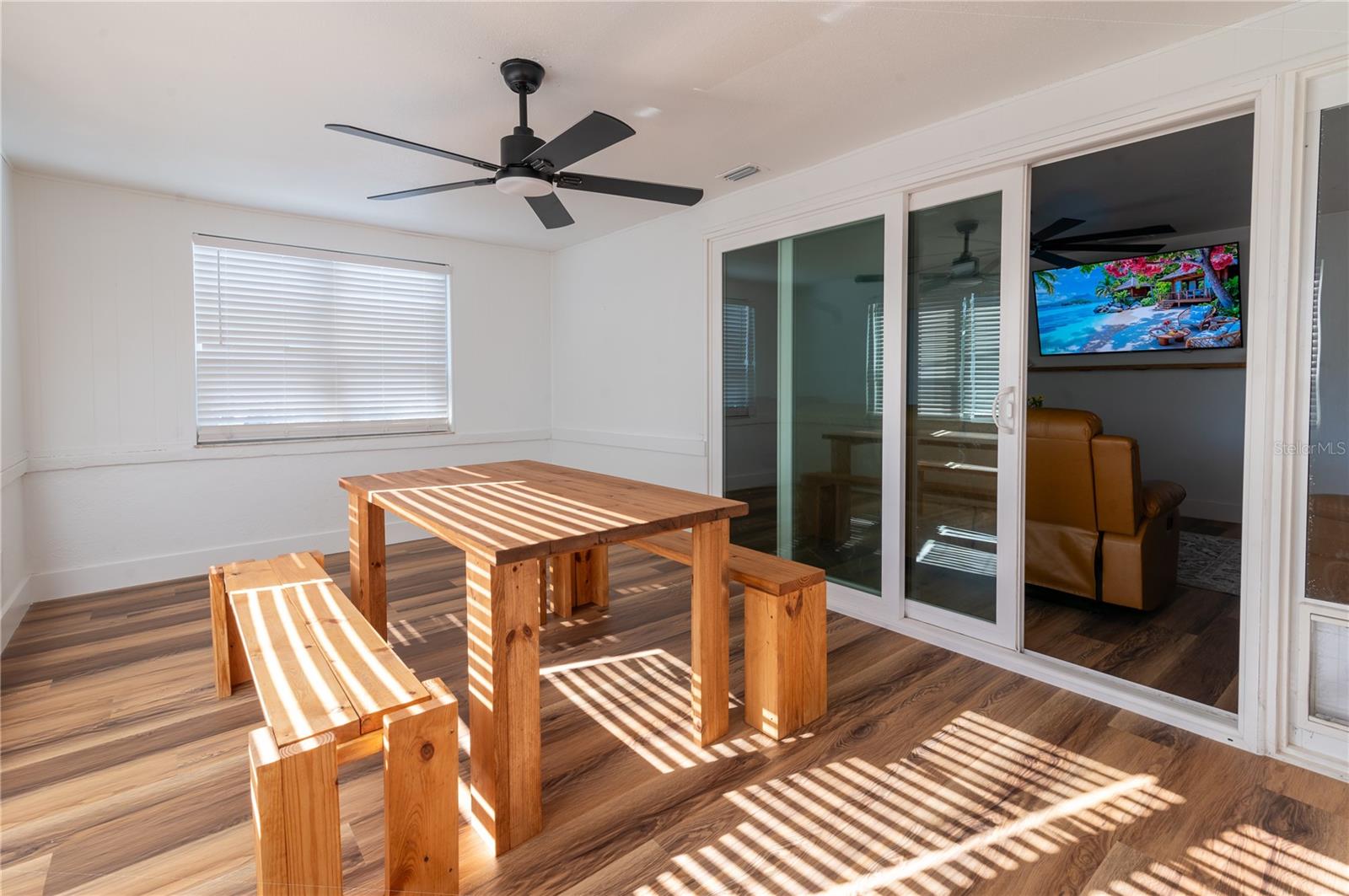 Image 29 of 32 For 1897 Dolphin Boulevard S