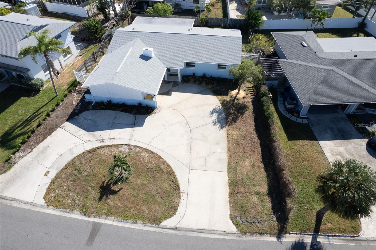 Image 31 of 32 For 1897 Dolphin Boulevard S