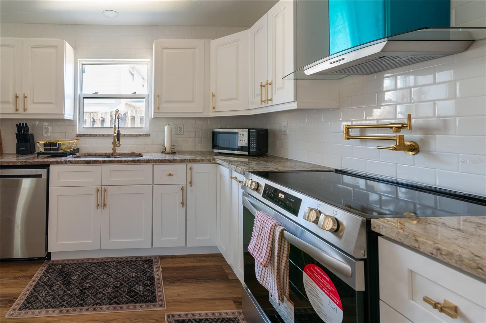 Image 9 of 32 For 1897 Dolphin Boulevard S