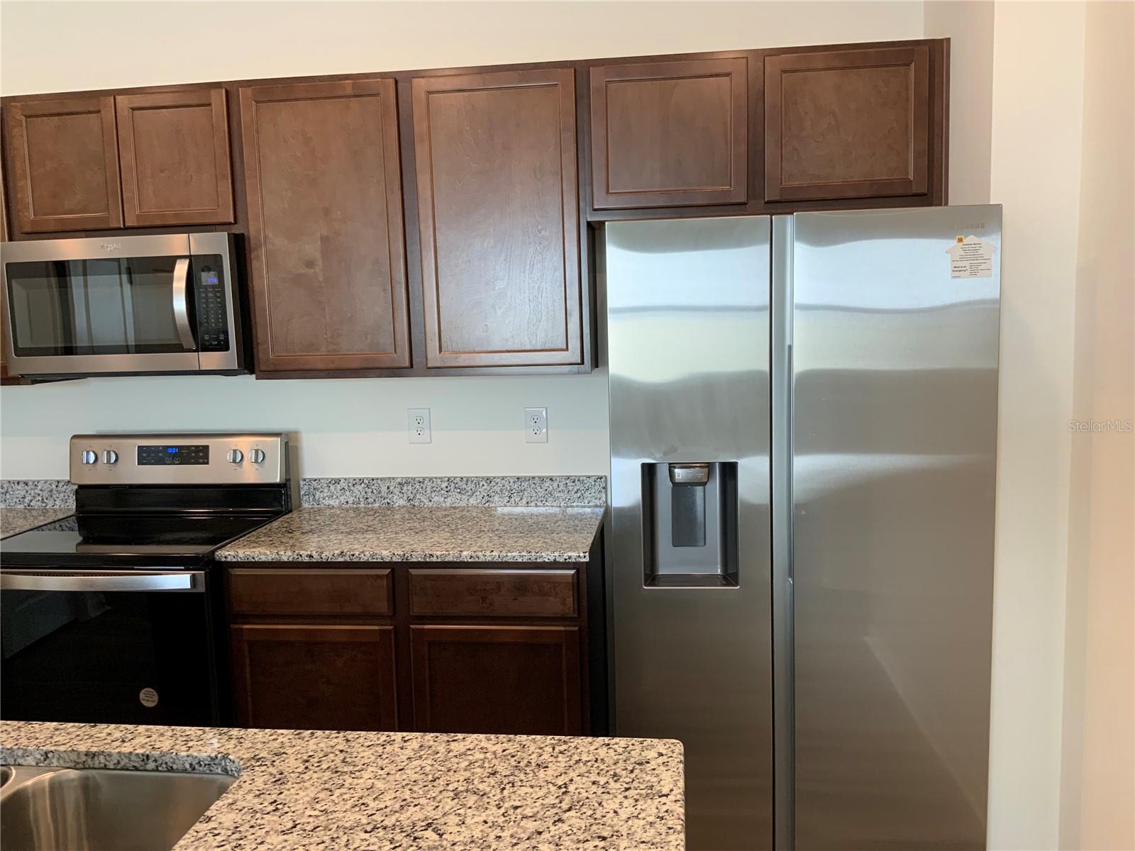 Image 7 of 23 For 10355 Honeysuckle Vine Circle