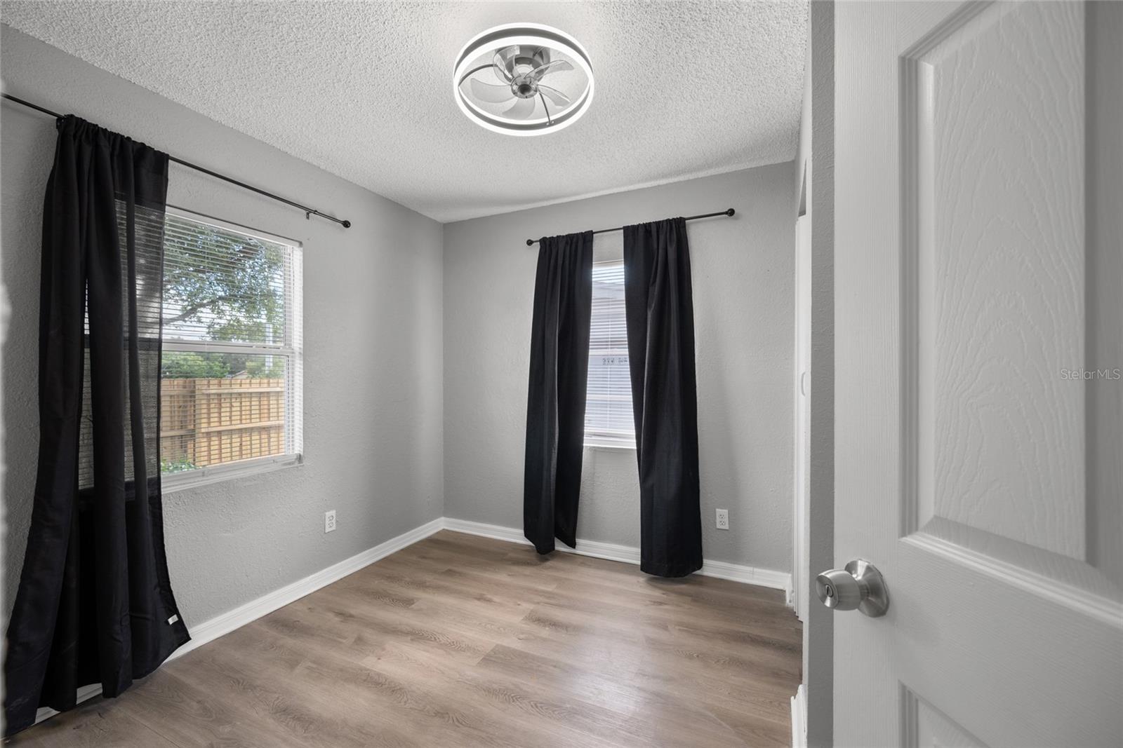 Image 11 of 17 For 605 Disston Avenue