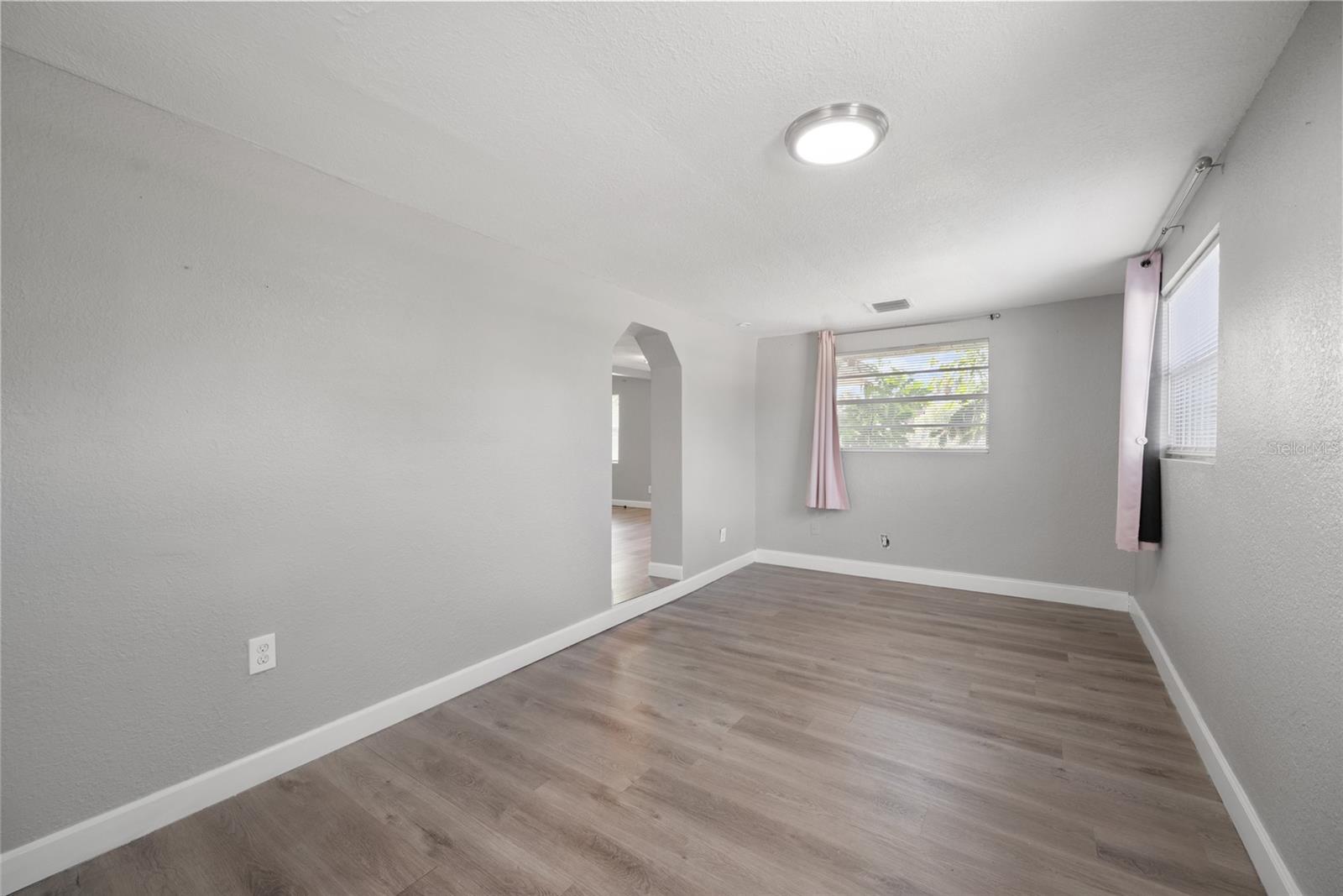 Image 3 of 17 For 605 Disston Avenue