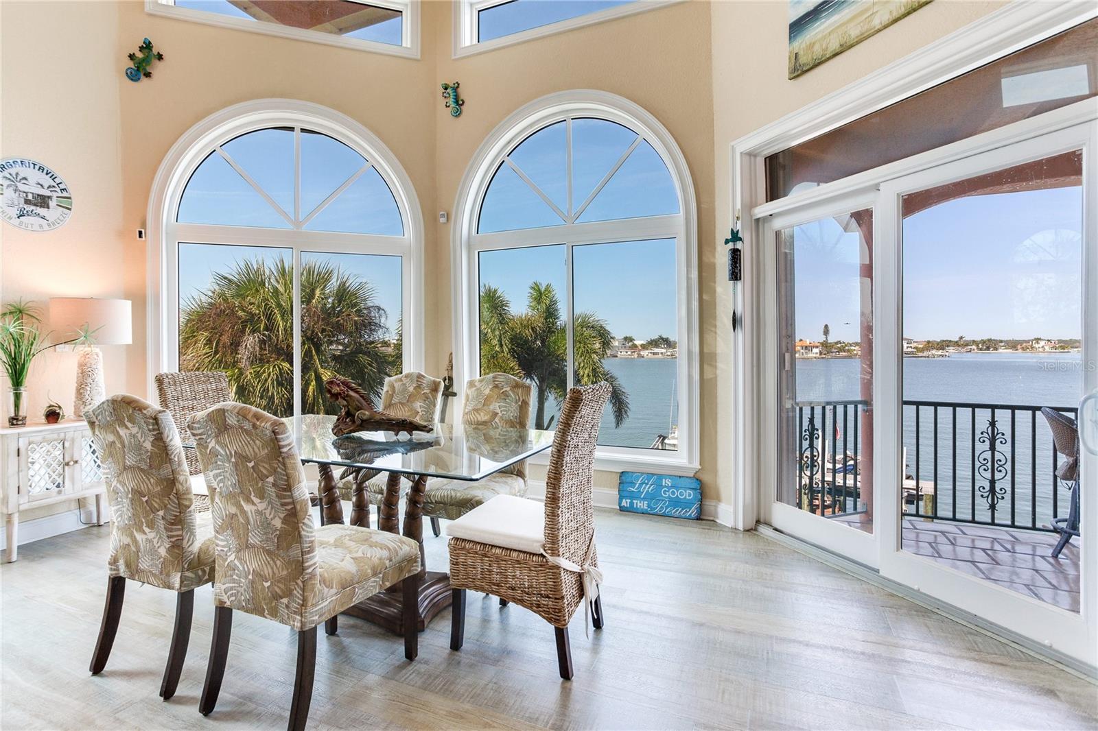 Image 10 of 93 For 16480 Redington Drive