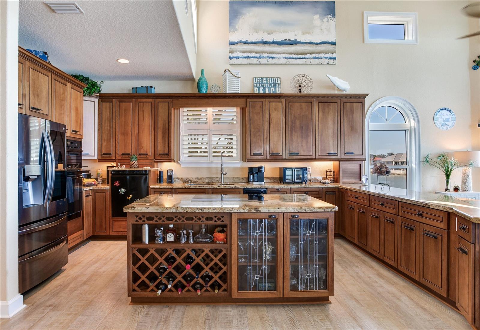 Image 14 of 93 For 16480 Redington Drive