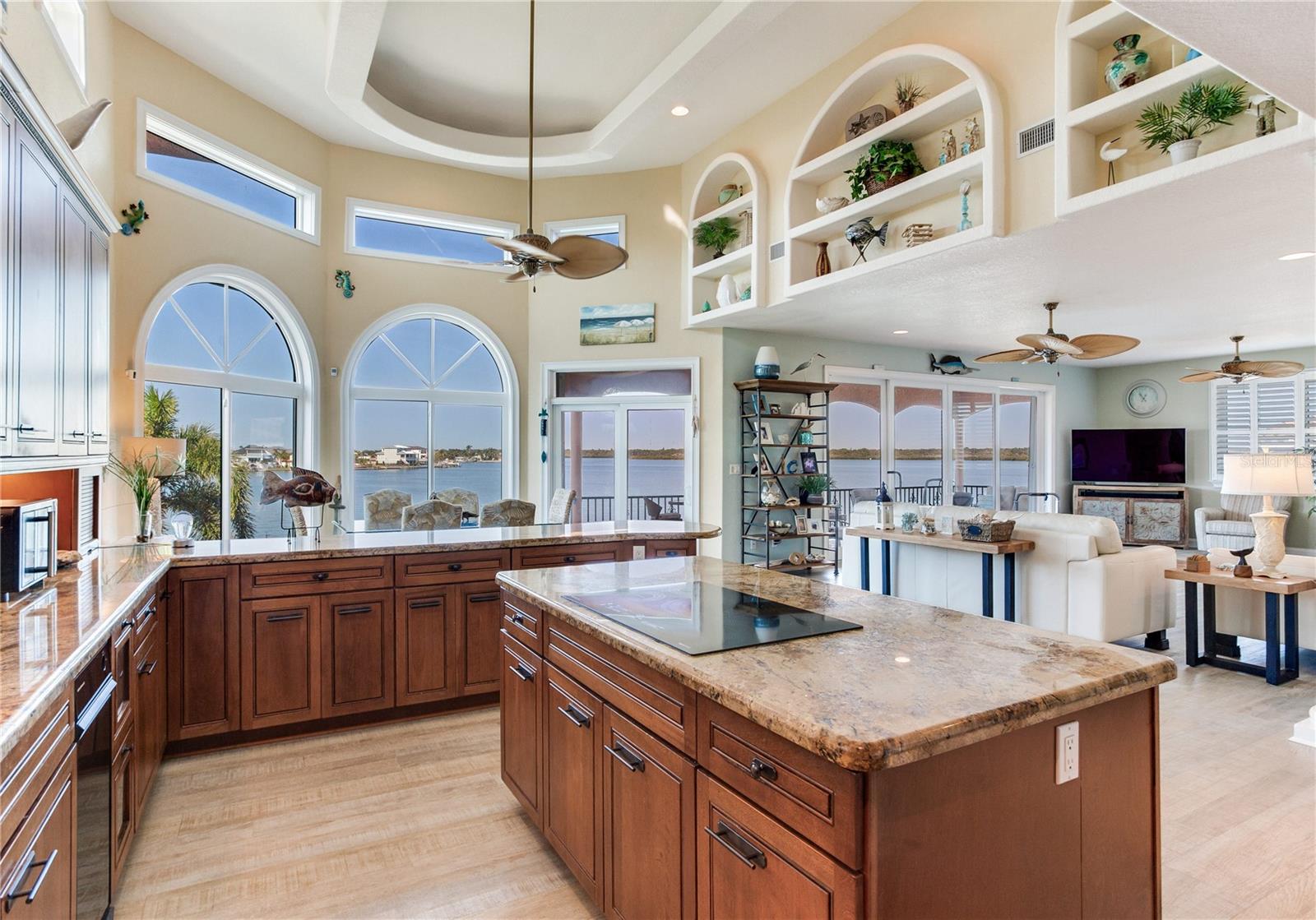 Image 16 of 93 For 16480 Redington Drive