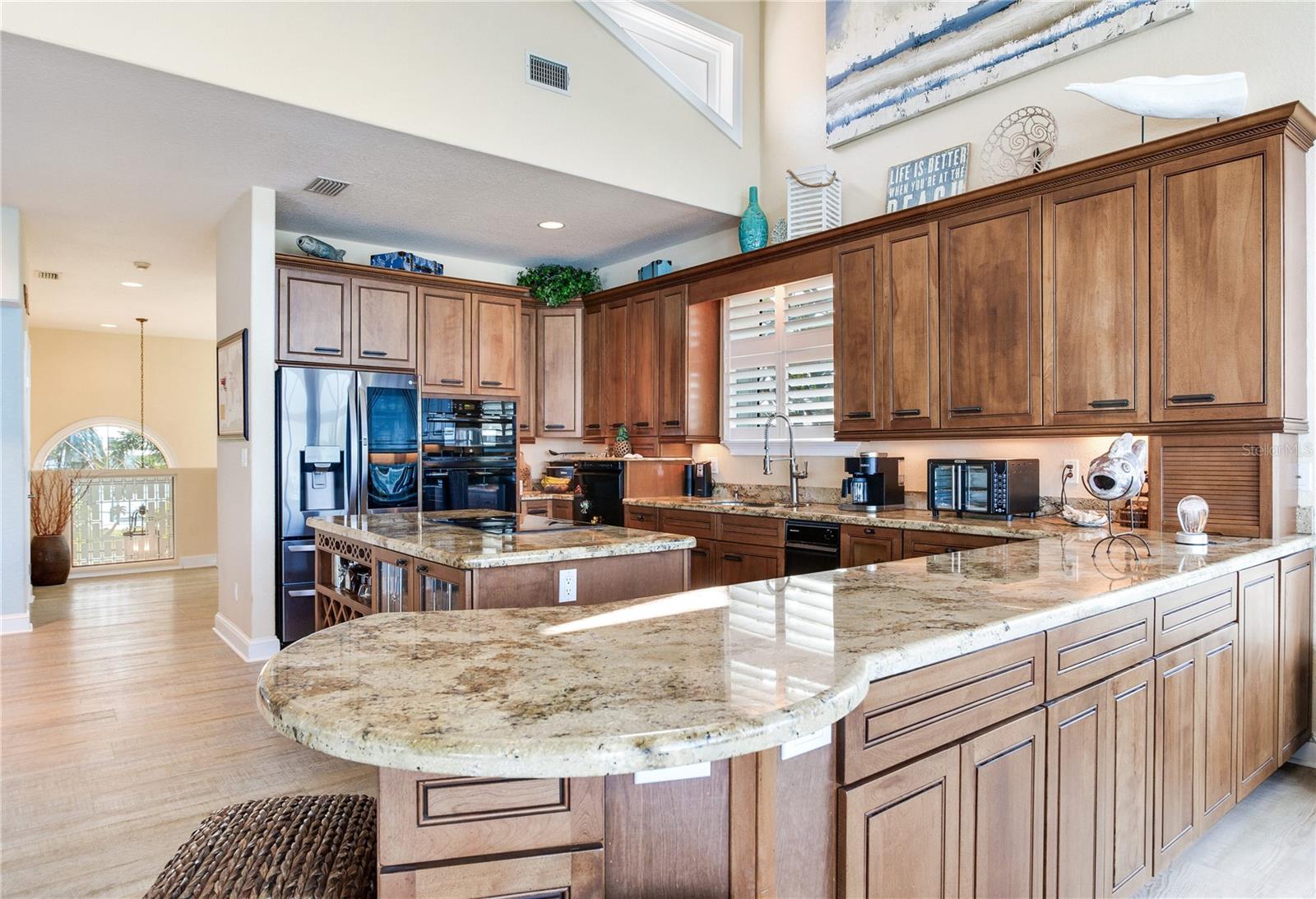 Image 18 of 93 For 16480 Redington Drive