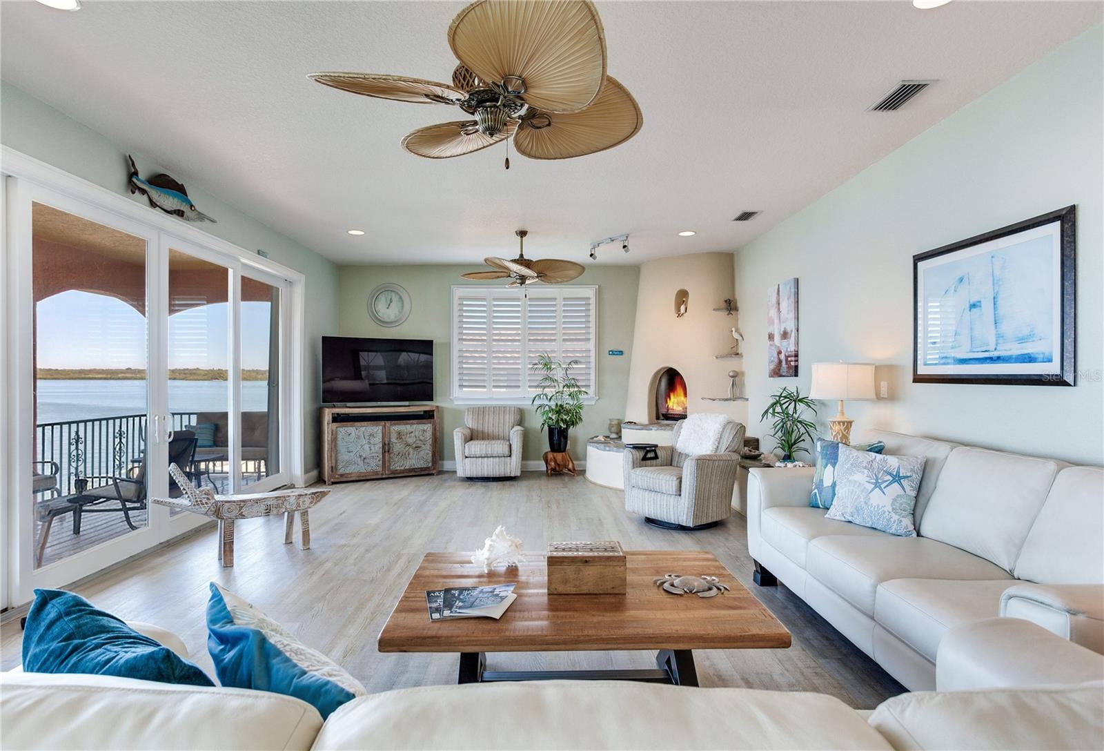 Image 20 of 93 For 16480 Redington Drive