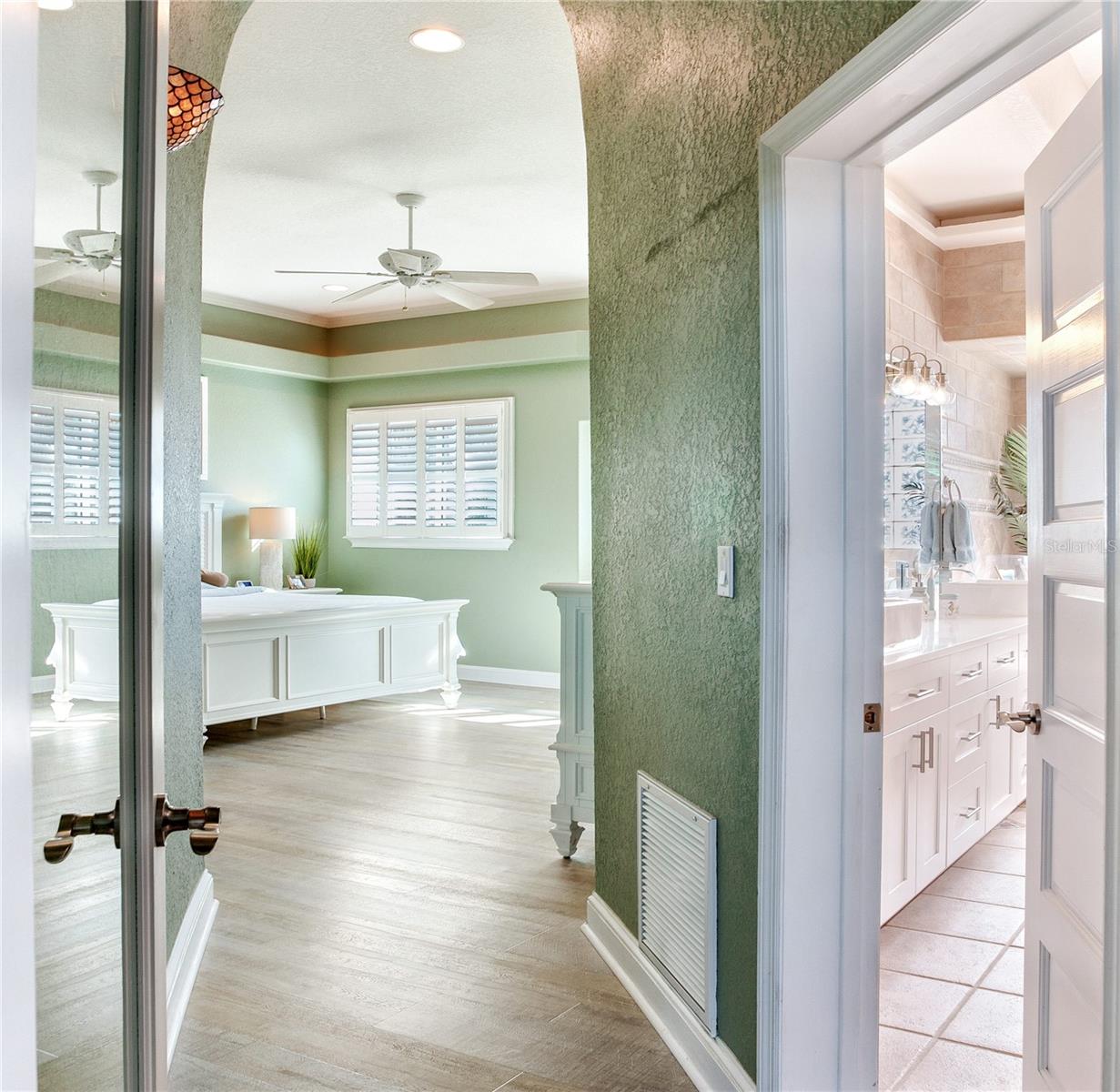 Image 27 of 93 For 16480 Redington Drive