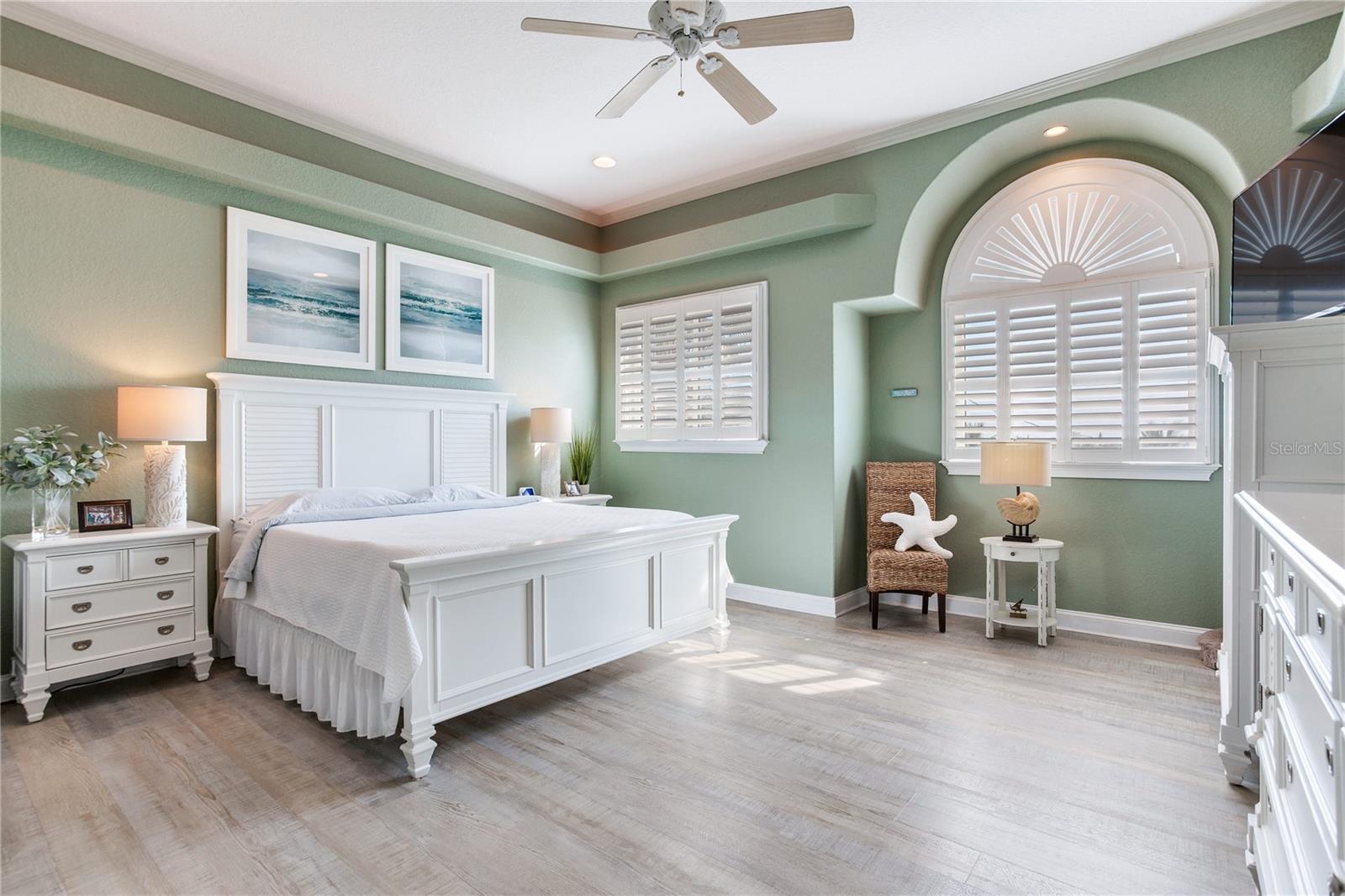 Image 28 of 93 For 16480 Redington Drive