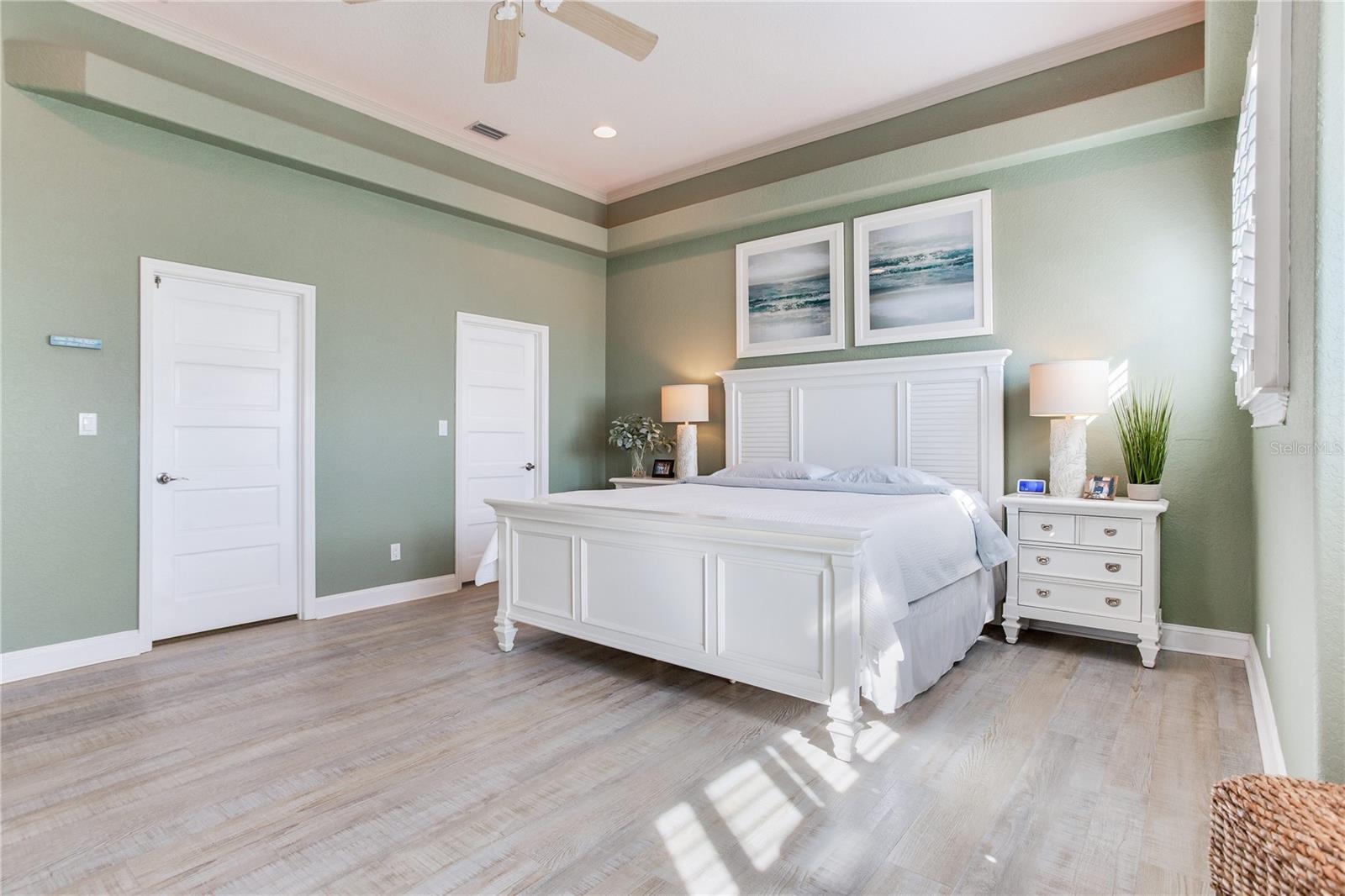 Image 29 of 93 For 16480 Redington Drive