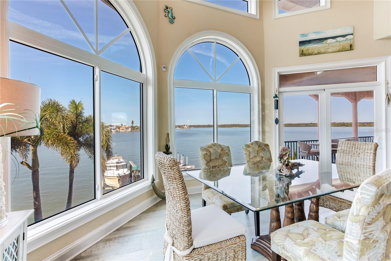 Image 7 of 93 For 16480 Redington Drive