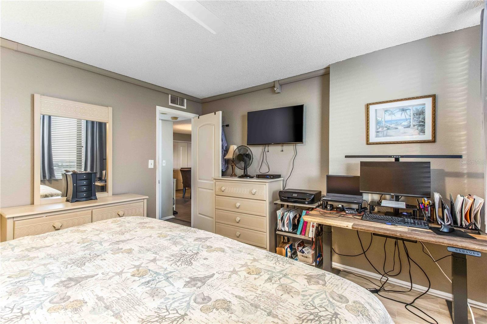 Image 18 of 70 For 255 Dolphin Point 803