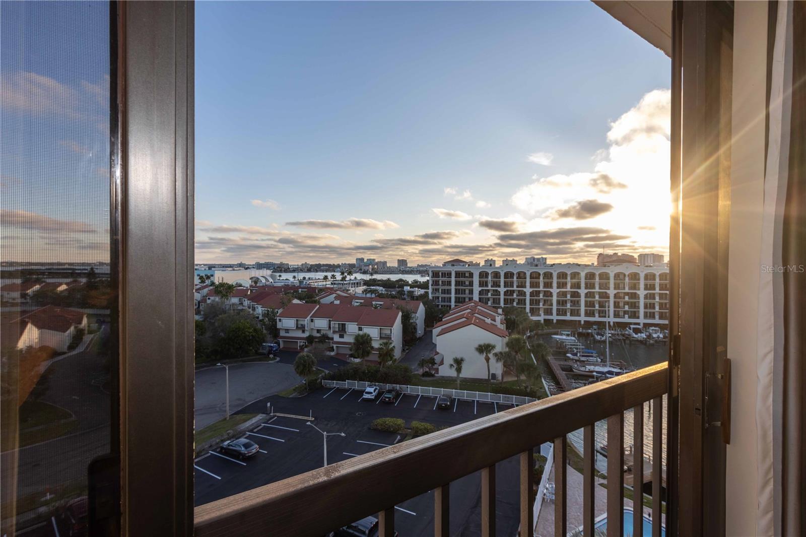 Image 19 of 70 For 255 Dolphin Point 803