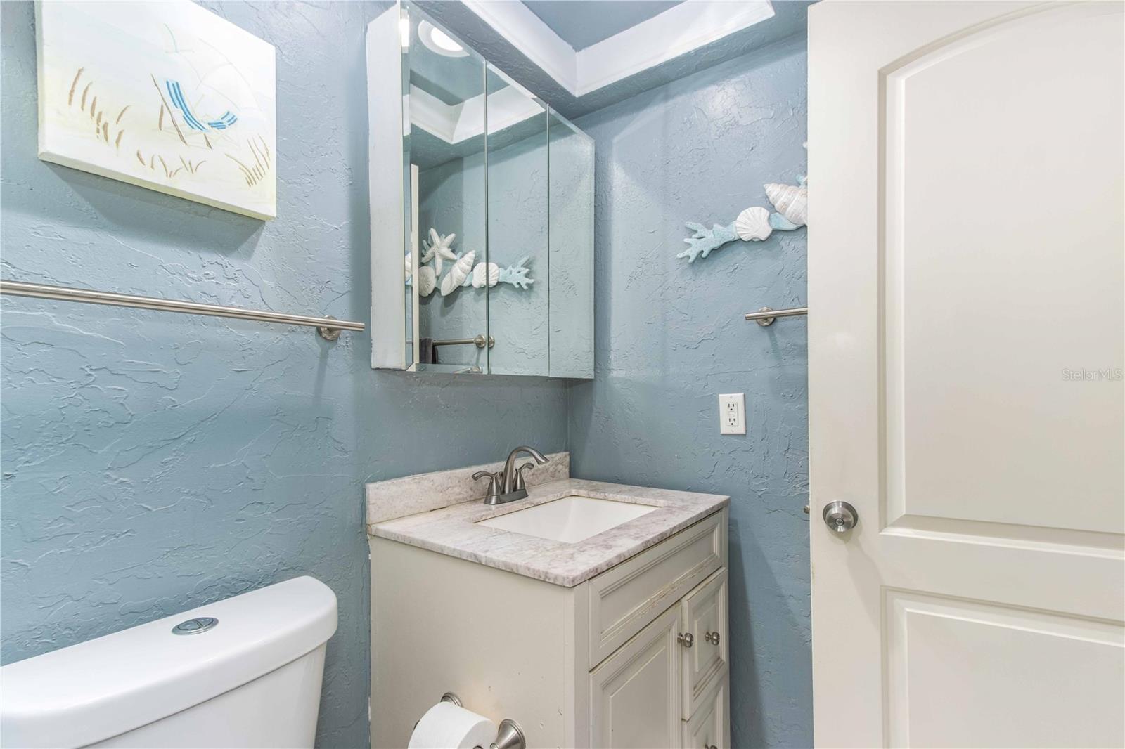 Image 21 of 70 For 255 Dolphin Point 803