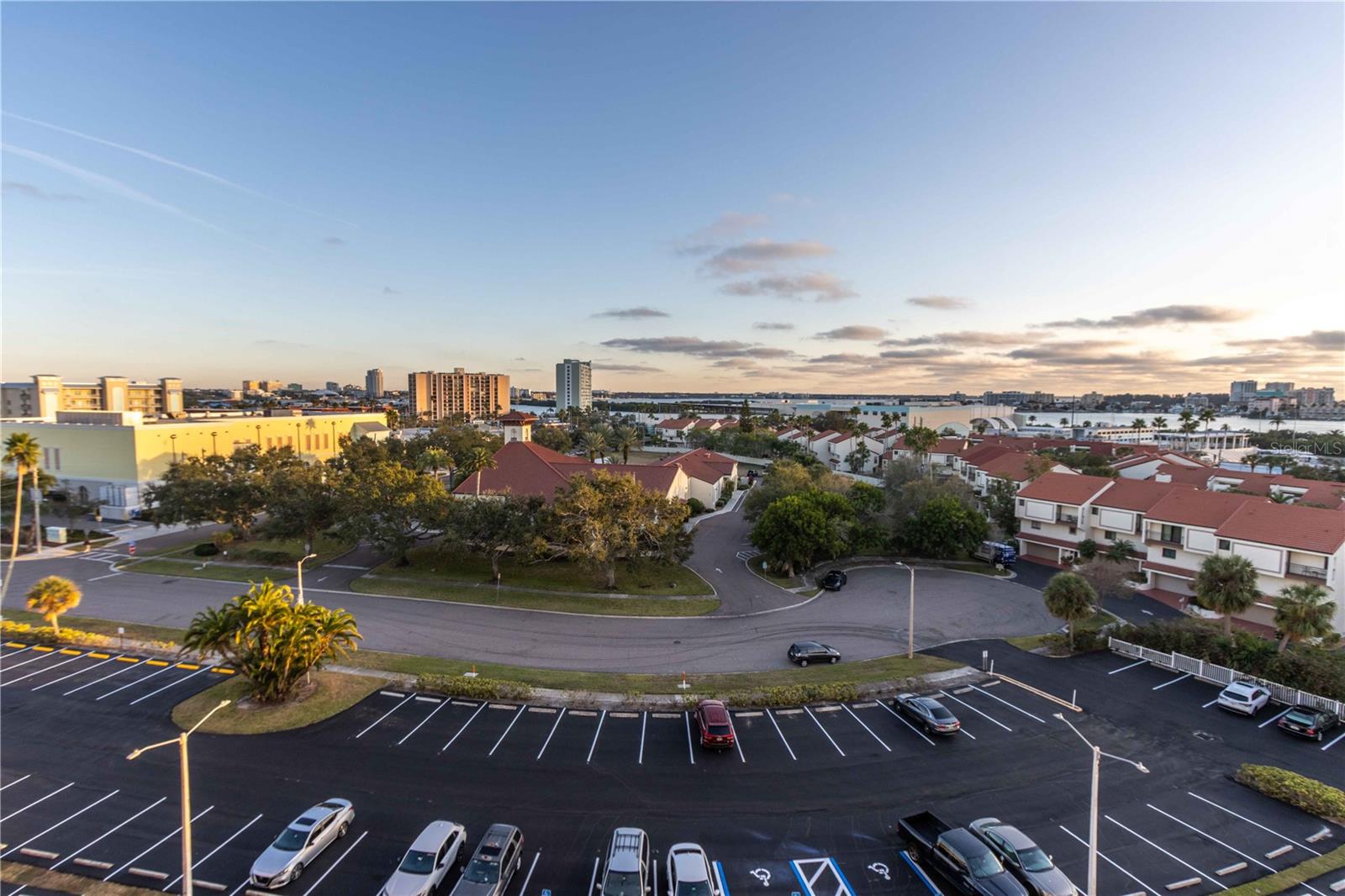 Image 27 of 70 For 255 Dolphin Point 803