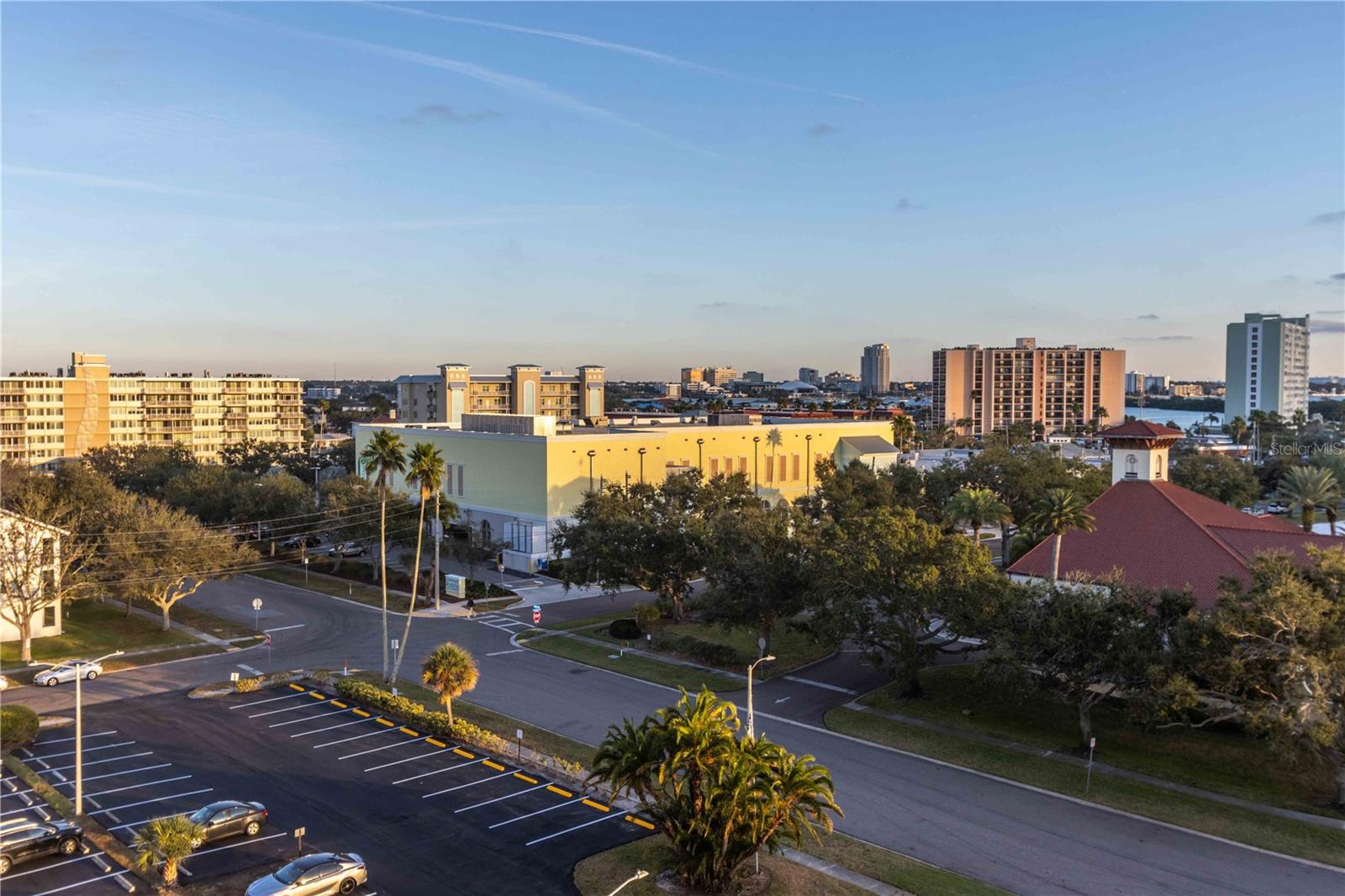 Image 28 of 70 For 255 Dolphin Point 803