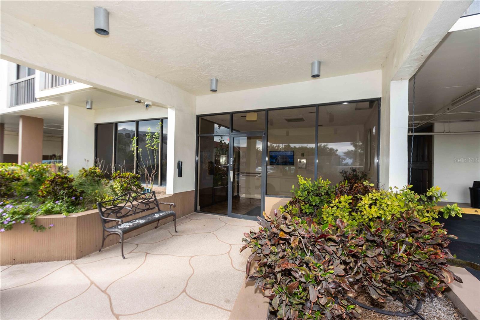 Image 32 of 70 For 255 Dolphin Point 803