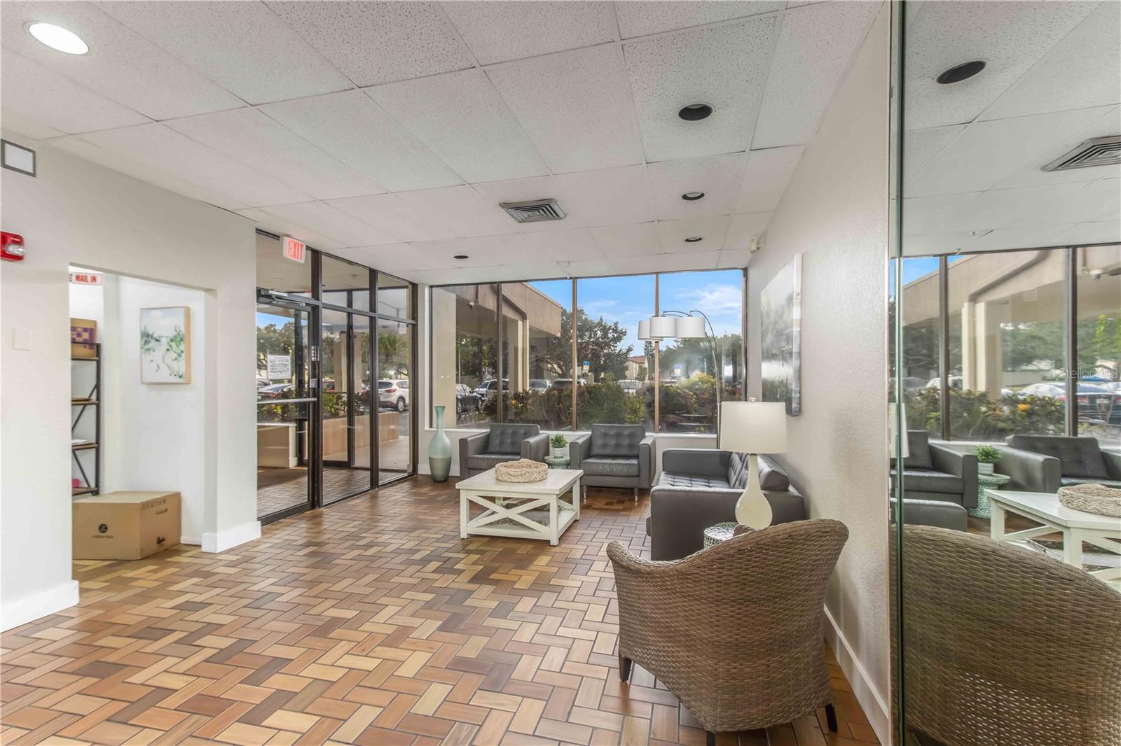 Image 36 of 70 For 255 Dolphin Point 803