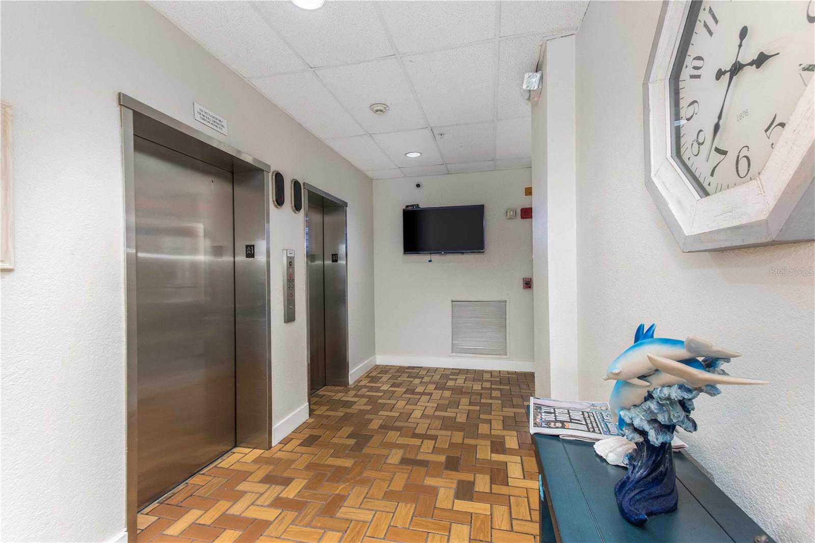 Image 38 of 70 For 255 Dolphin Point 803