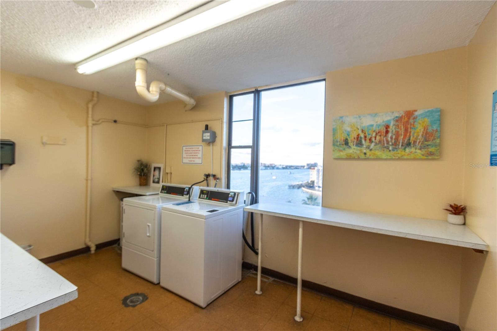 Image 41 of 70 For 255 Dolphin Point 803