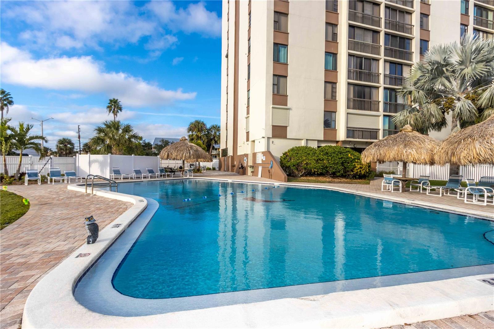 Image 53 of 70 For 255 Dolphin Point 803