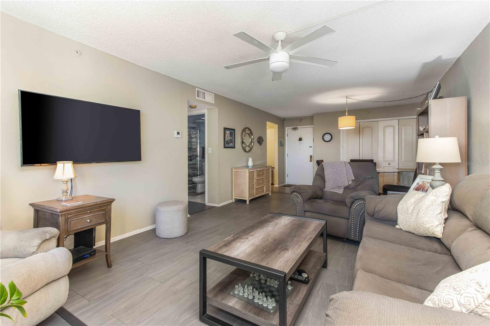 Image 6 of 70 For 255 Dolphin Point 803