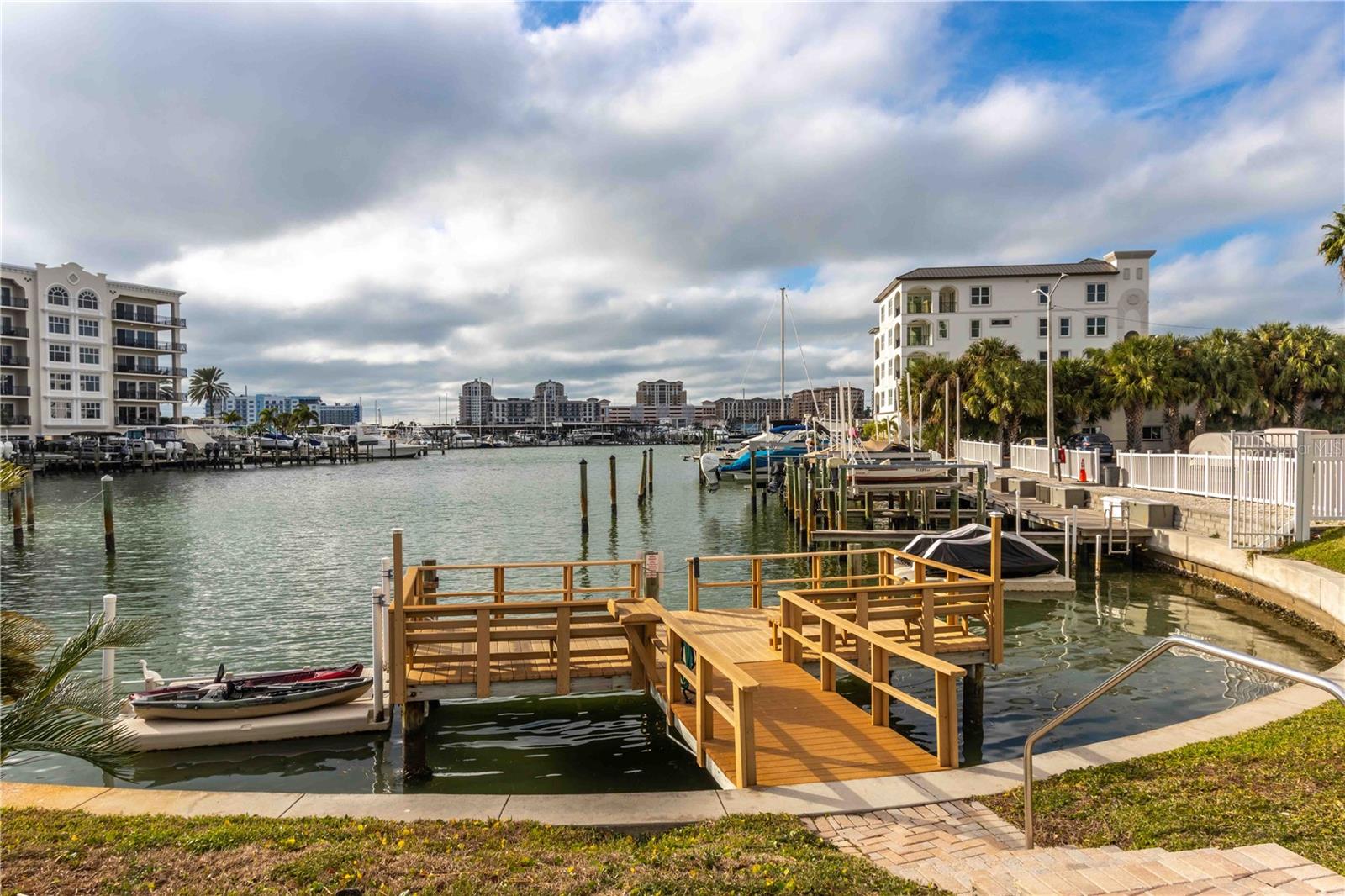 Image 62 of 70 For 255 Dolphin Point 803