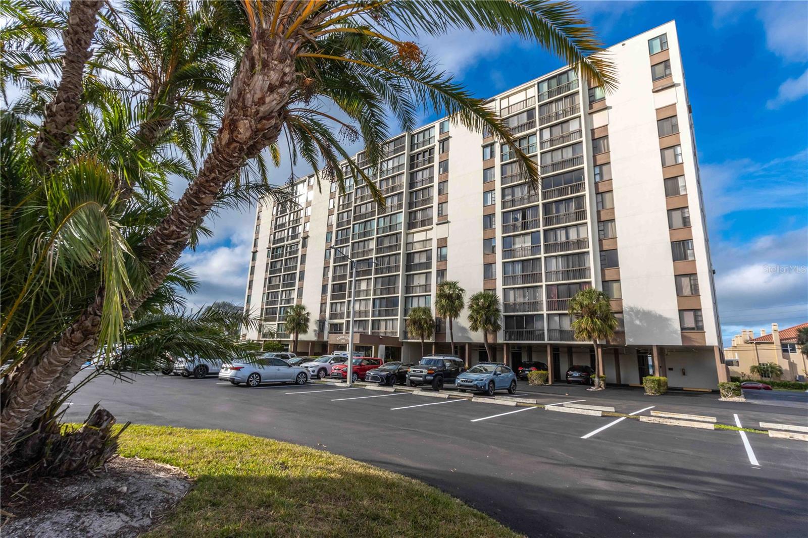 Image 69 of 70 For 255 Dolphin Point 803