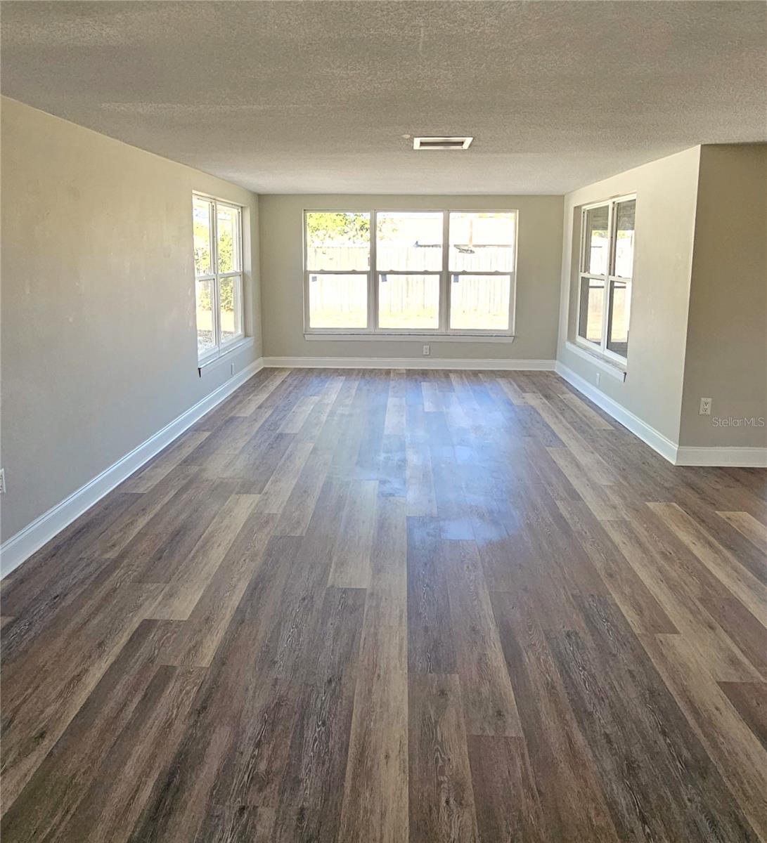 Image 4 of 19 For 7821 Lotus Drive