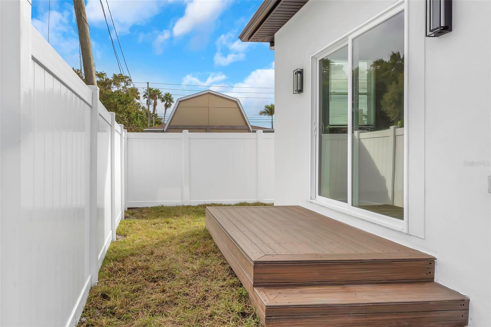 Image 27 of 47 For 1008 Hawkins Street