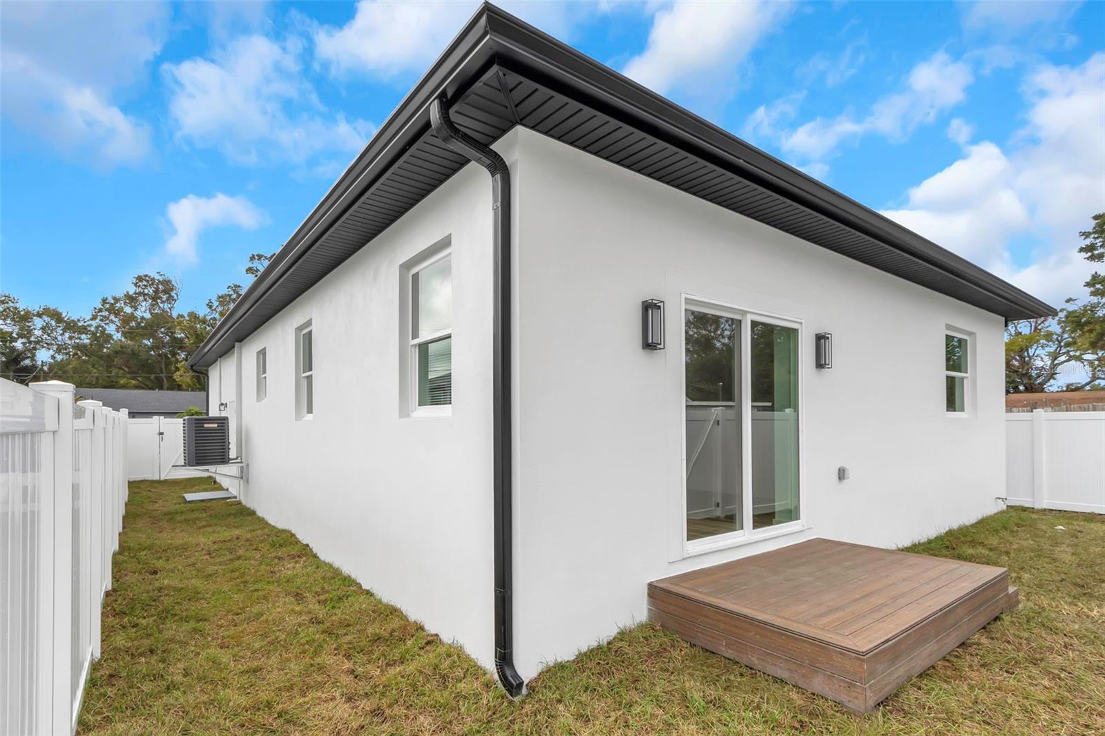 Image 29 of 47 For 1008 Hawkins Street