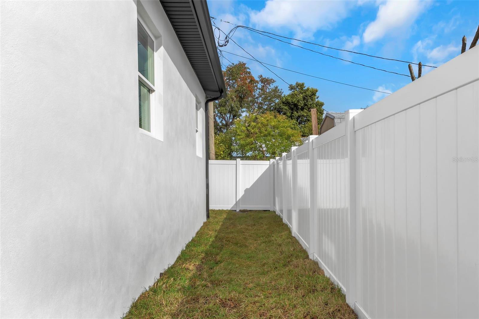 Image 30 of 47 For 1008 Hawkins Street