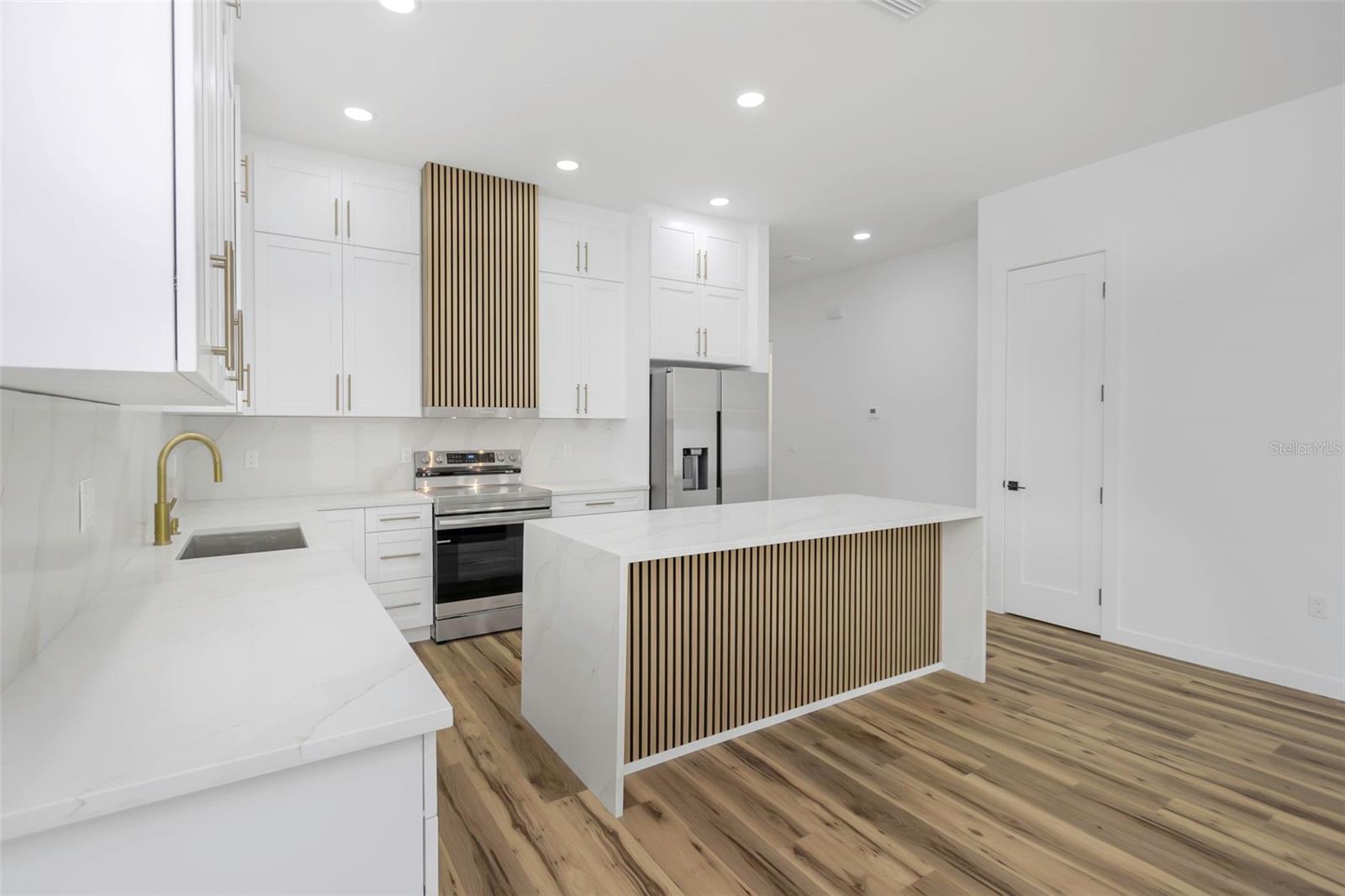 Image 6 of 47 For 1008 Hawkins Street