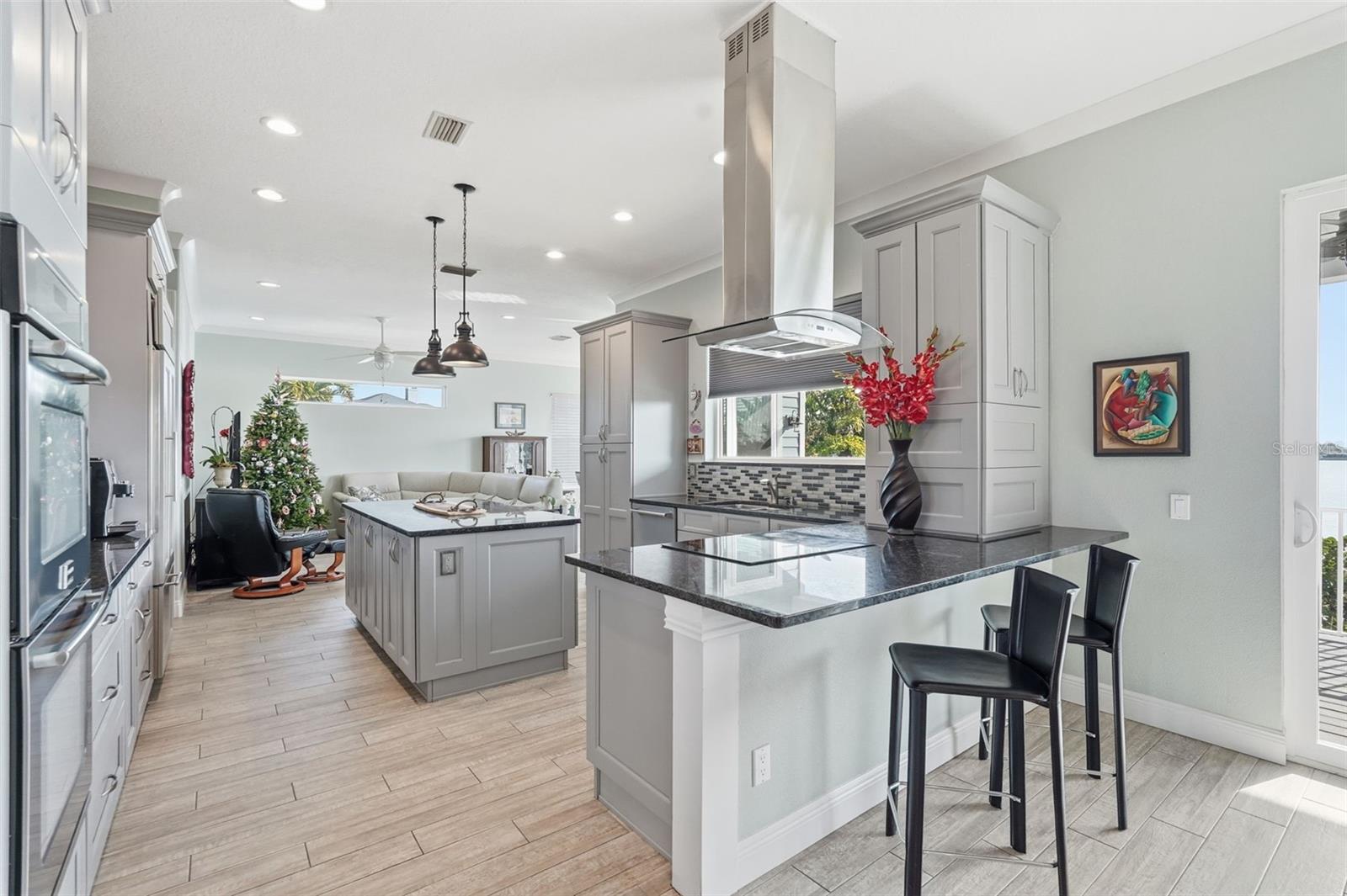 Image 18 of 60 For 401 Harbor Drive