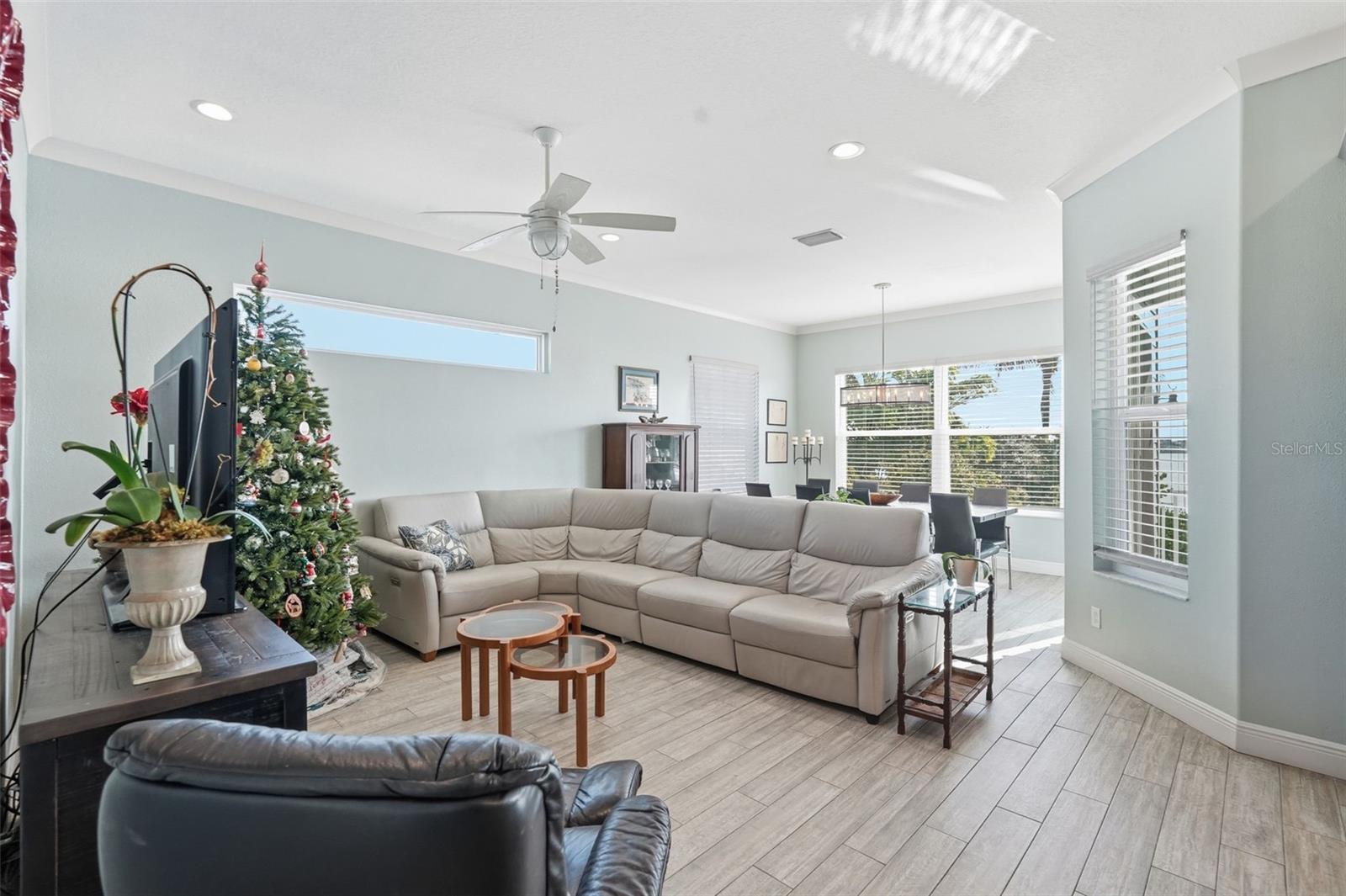 Image 24 of 60 For 401 Harbor Drive