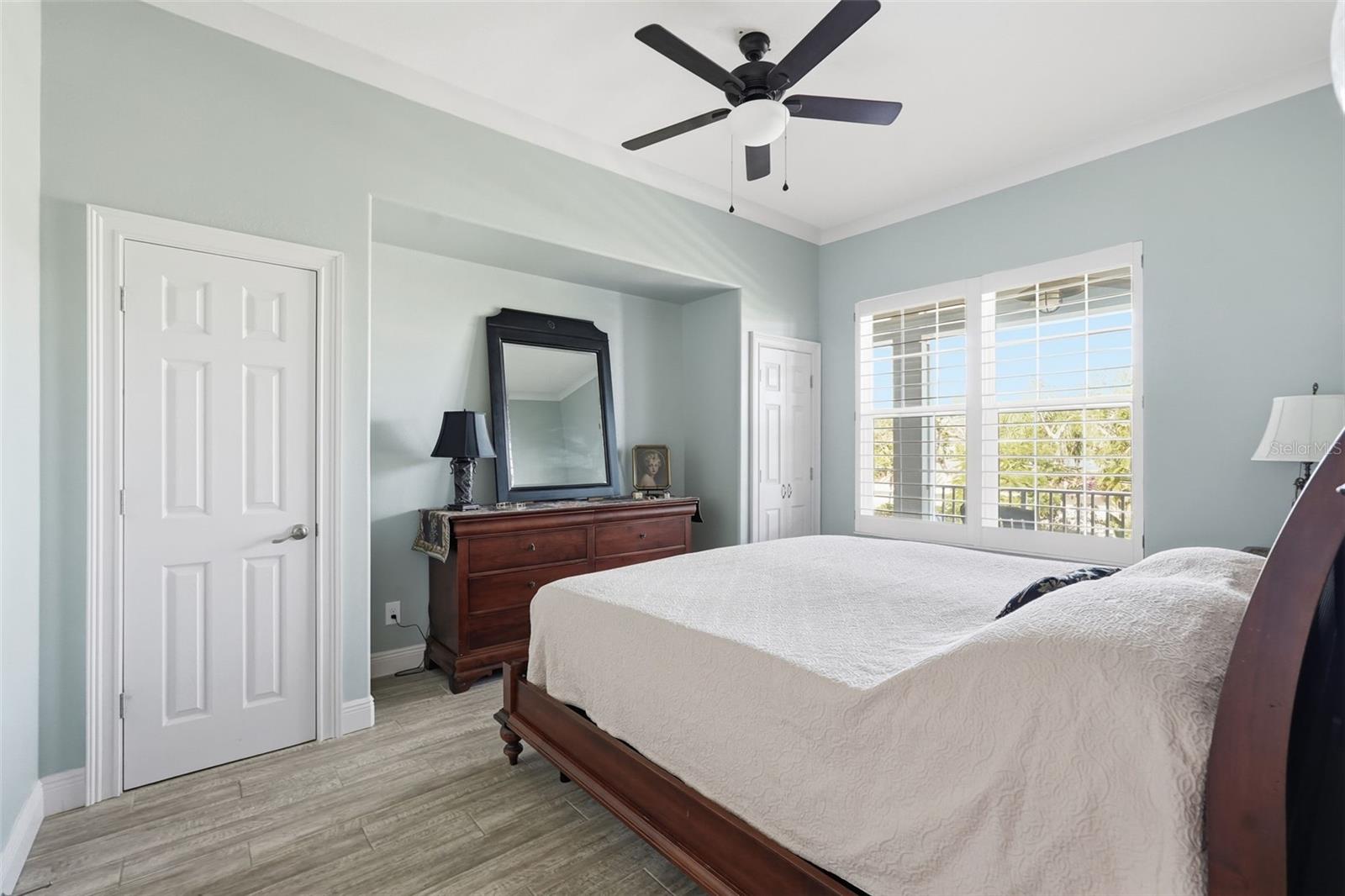 Image 35 of 60 For 401 Harbor Drive