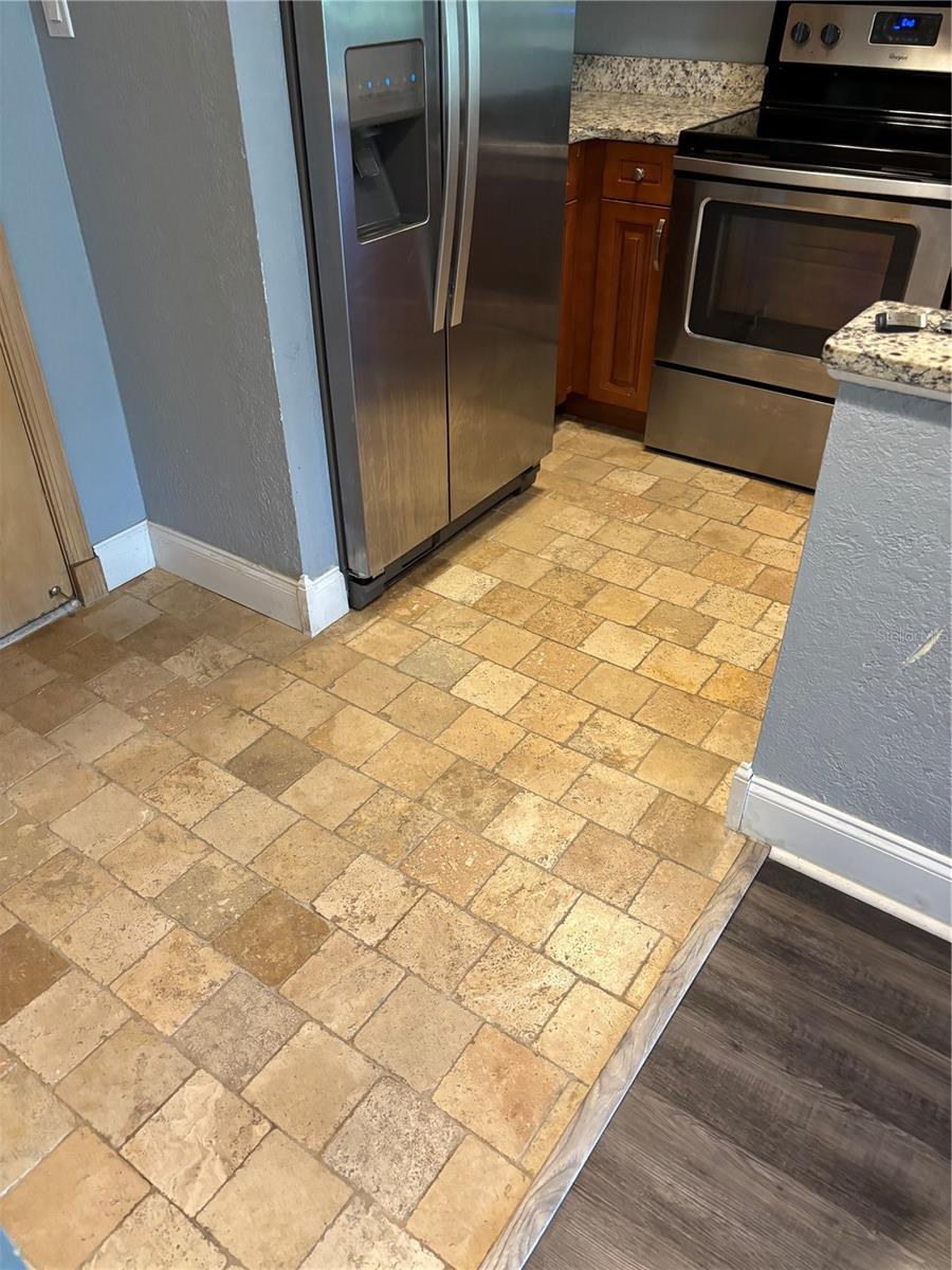 Image 12 of 24 For 36750 Us Highway 19 N 4-117