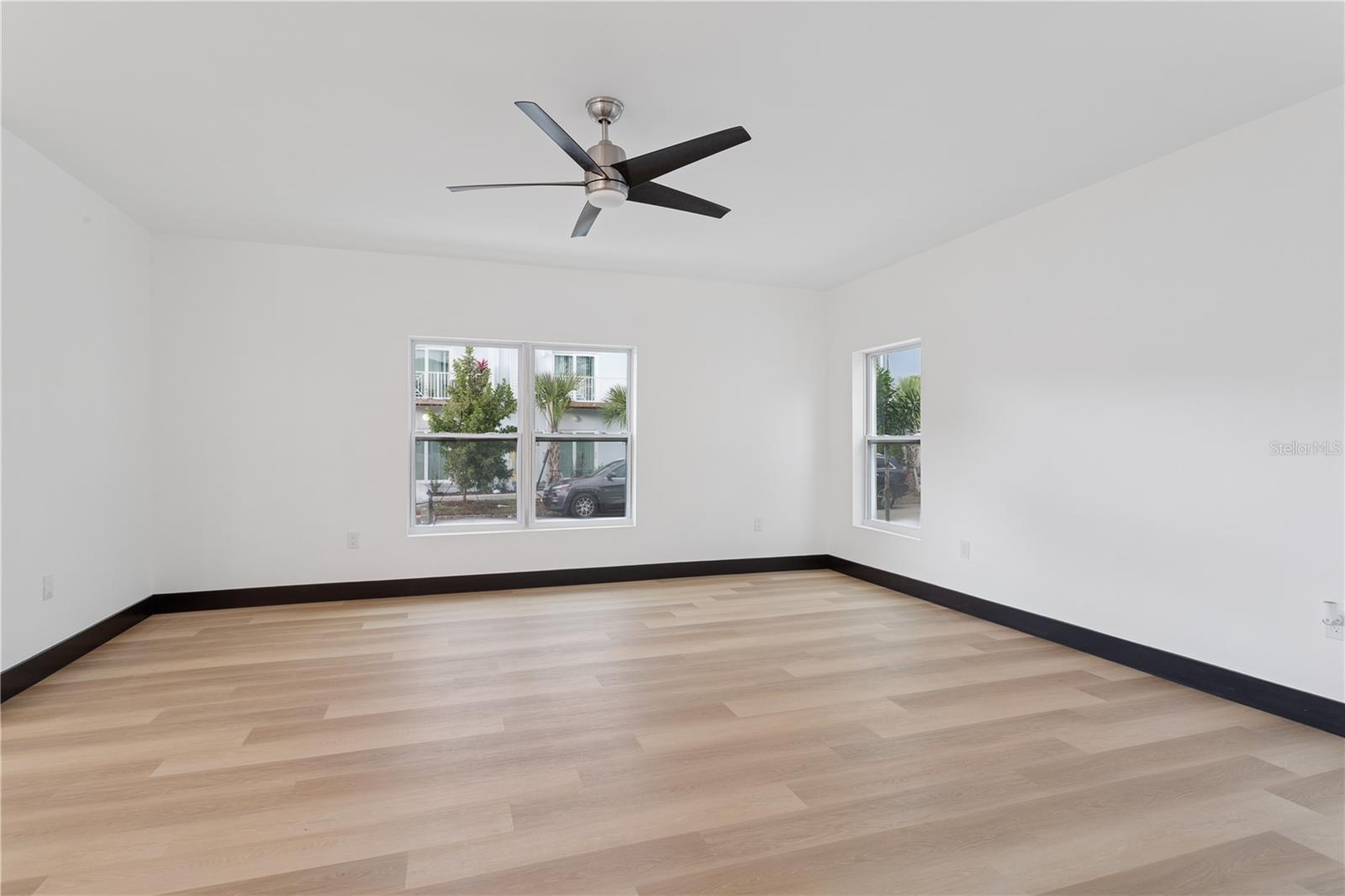 Image 10 of 50 For 1530 12th Avenue S