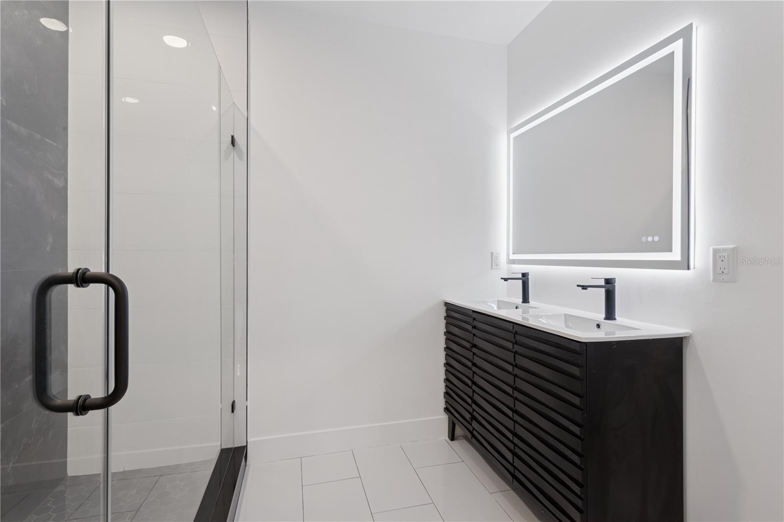 Image 25 of 50 For 1530 12th Avenue S