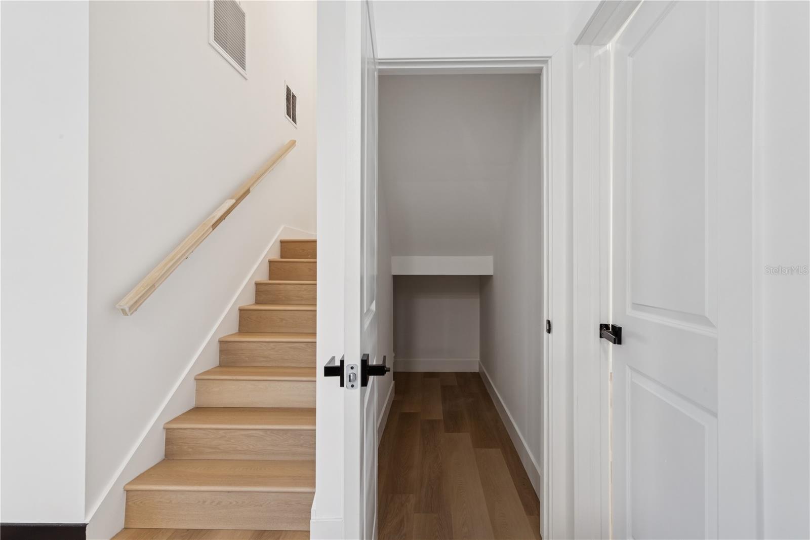 Image 33 of 50 For 1530 12th Avenue S