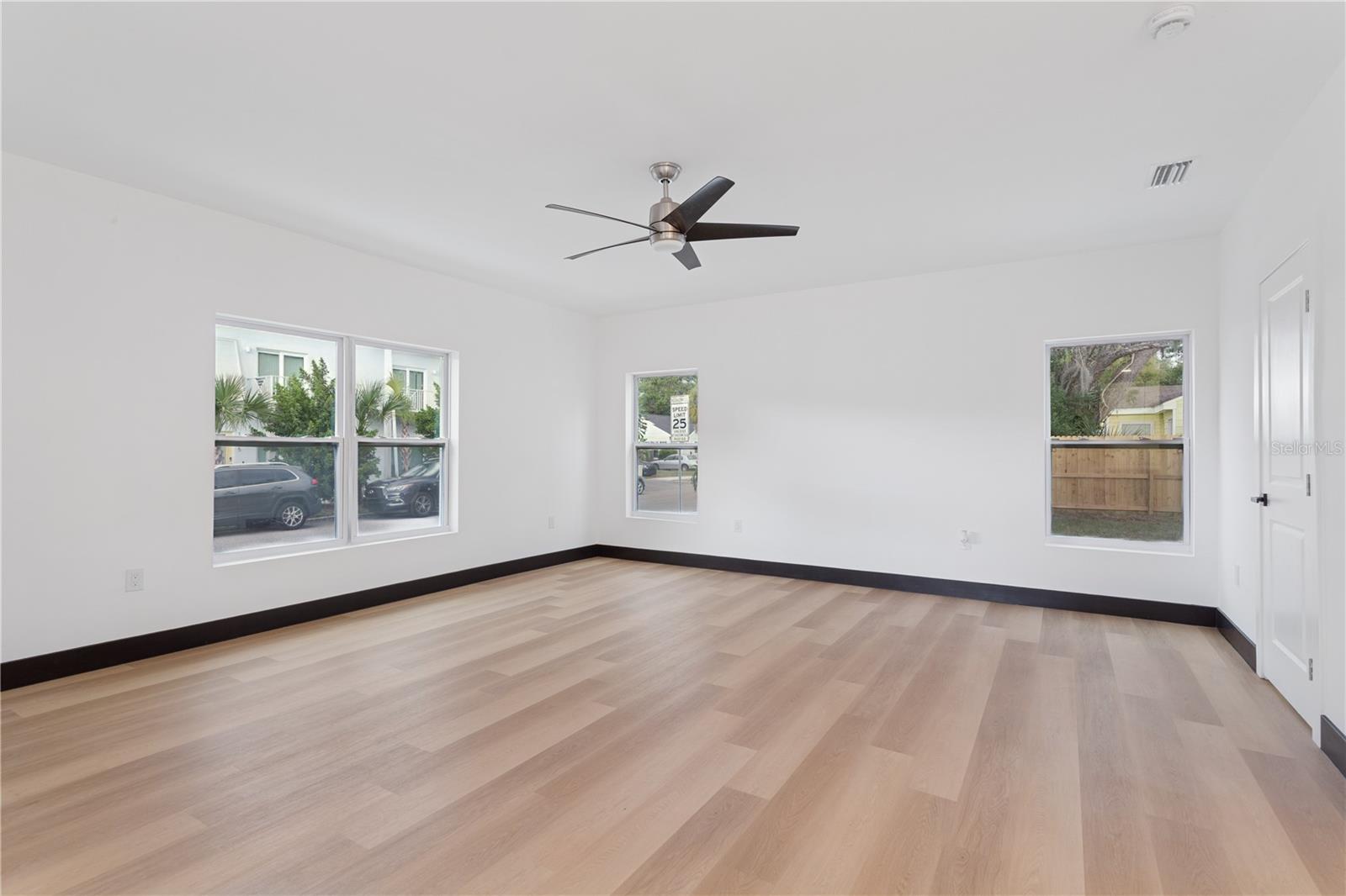 Image 8 of 50 For 1530 12th Avenue S