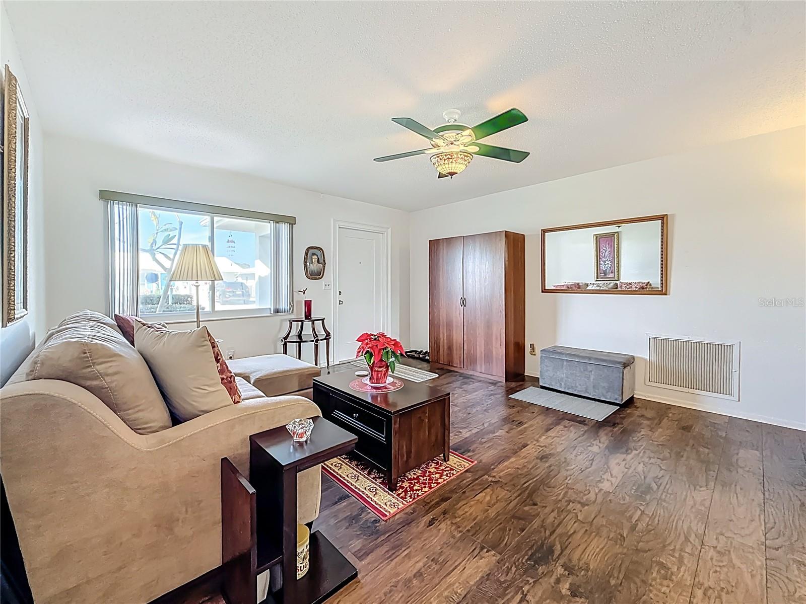 Image 6 of 45 For 9729 36th Way N 4